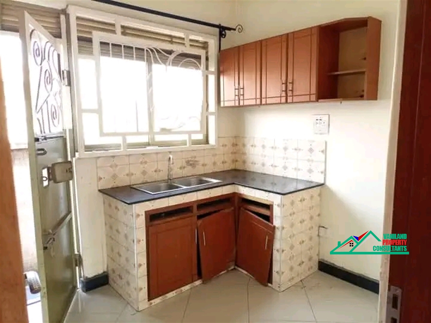 Semi Detached for rent in Mutungo Kampala