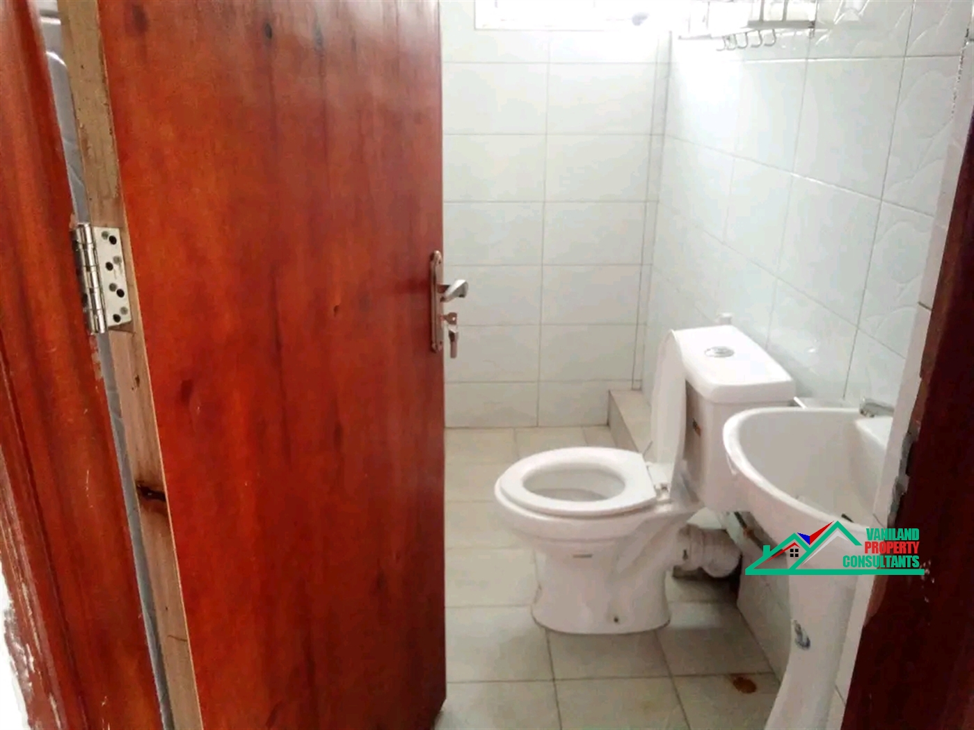 Semi Detached for rent in Mutungo Kampala