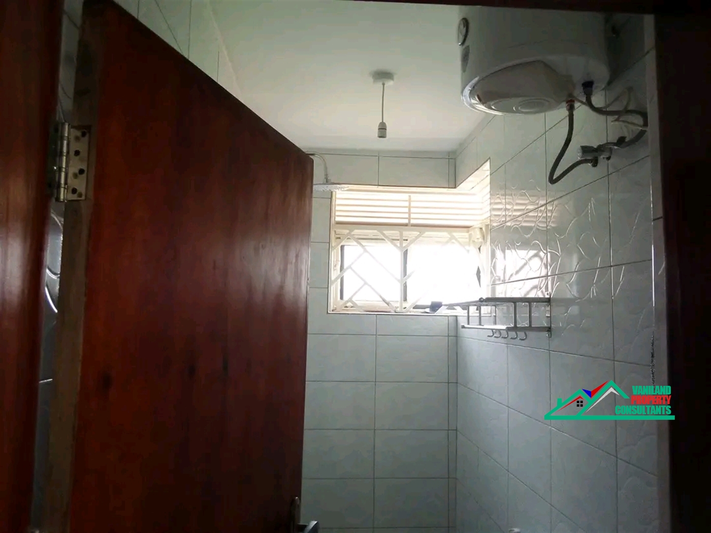 Semi Detached for rent in Mutungo Kampala