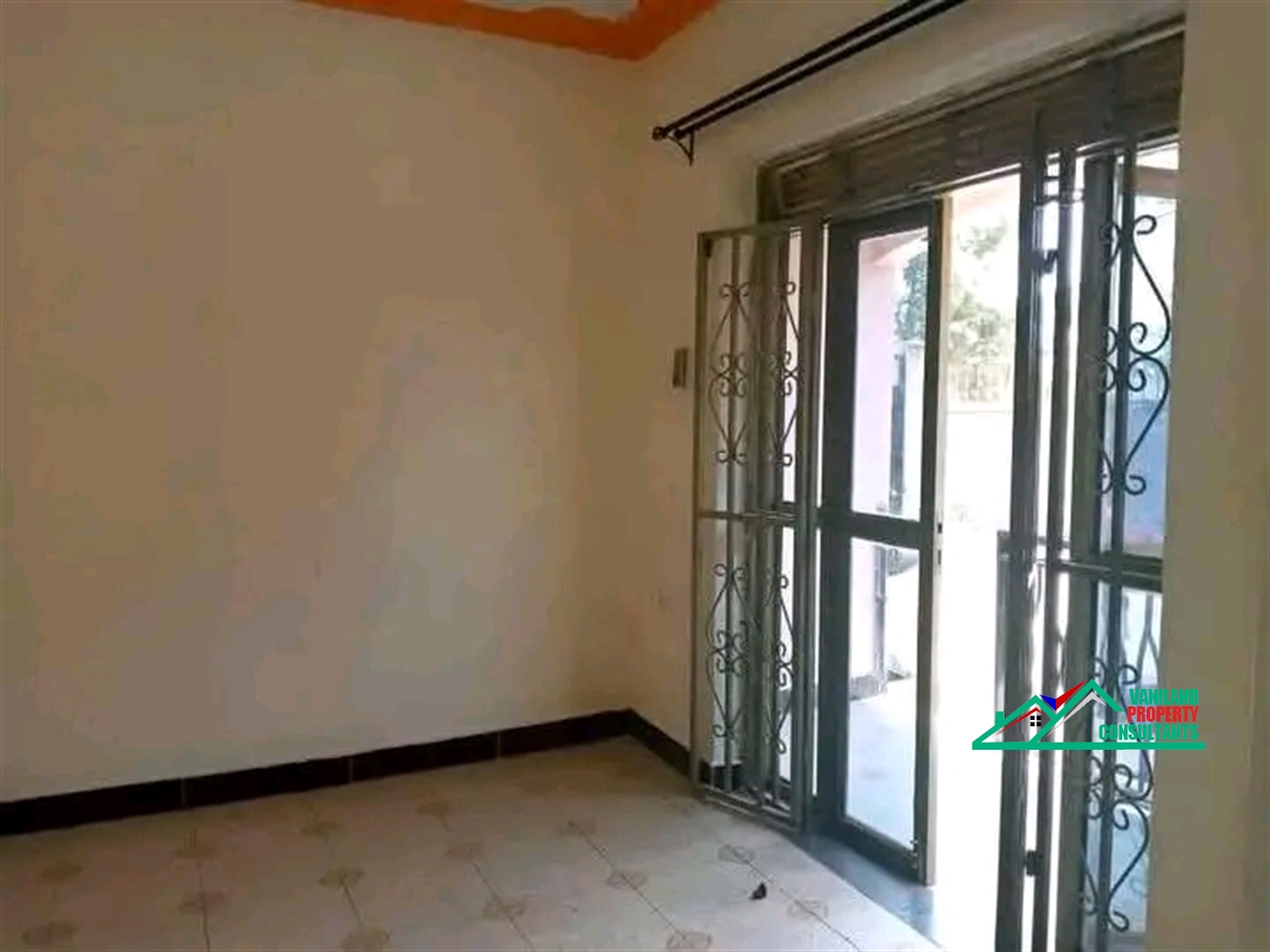 Semi Detached for rent in Mutungo Kampala