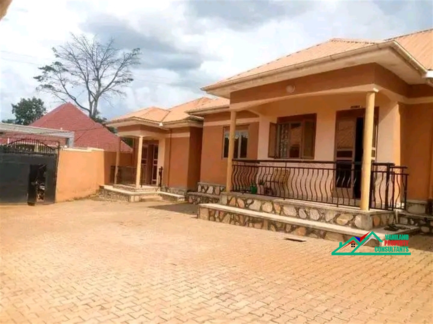 Semi Detached for rent in Mutungo Kampala