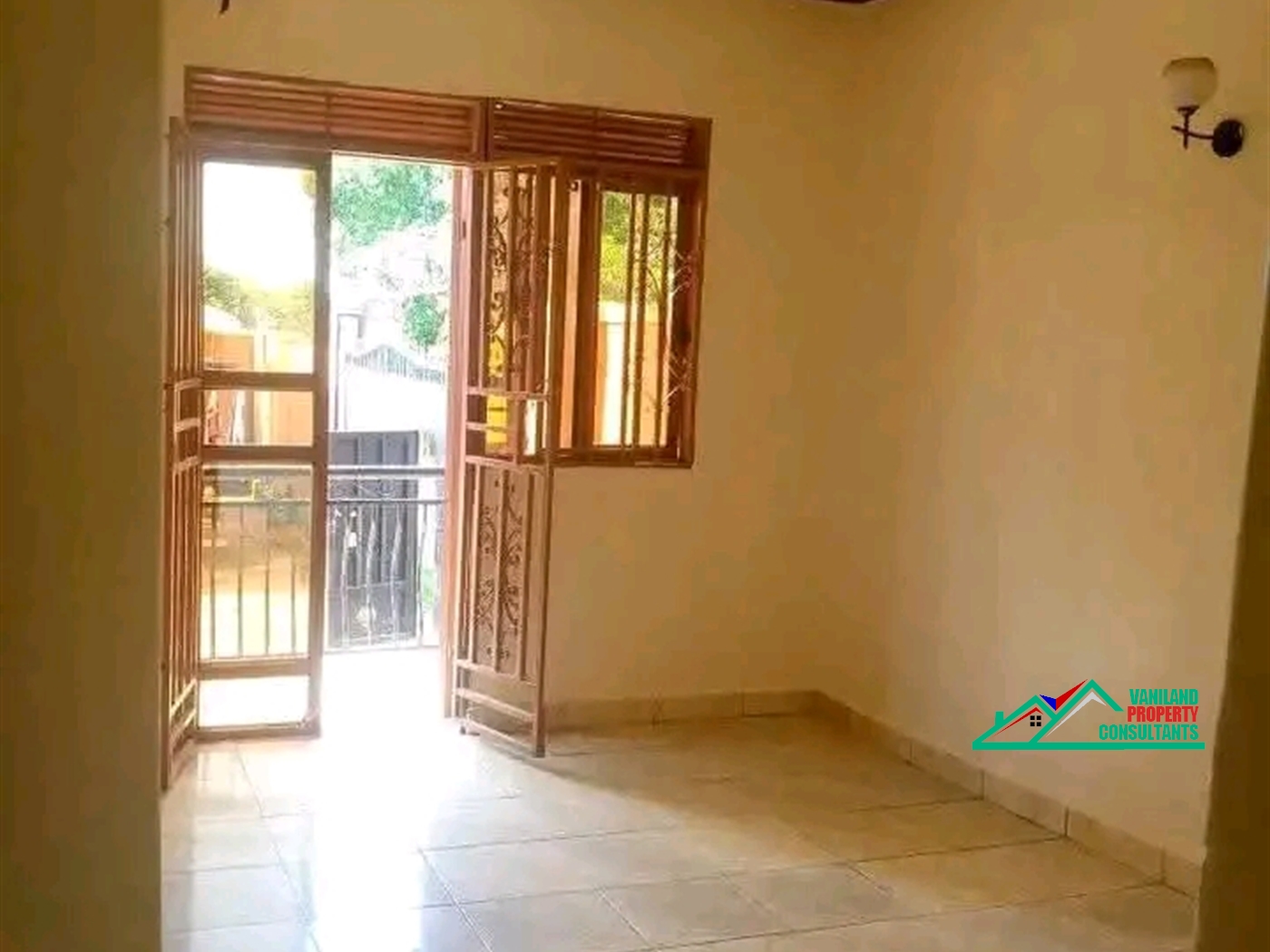 Semi Detached for rent in Mutungo Kampala