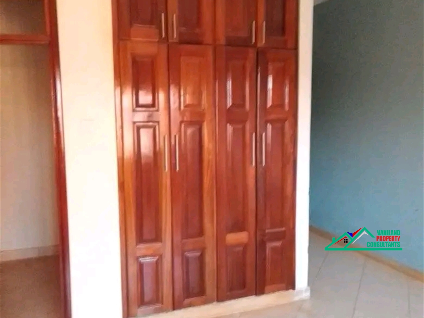 Semi Detached for rent in Mutungo Kampala