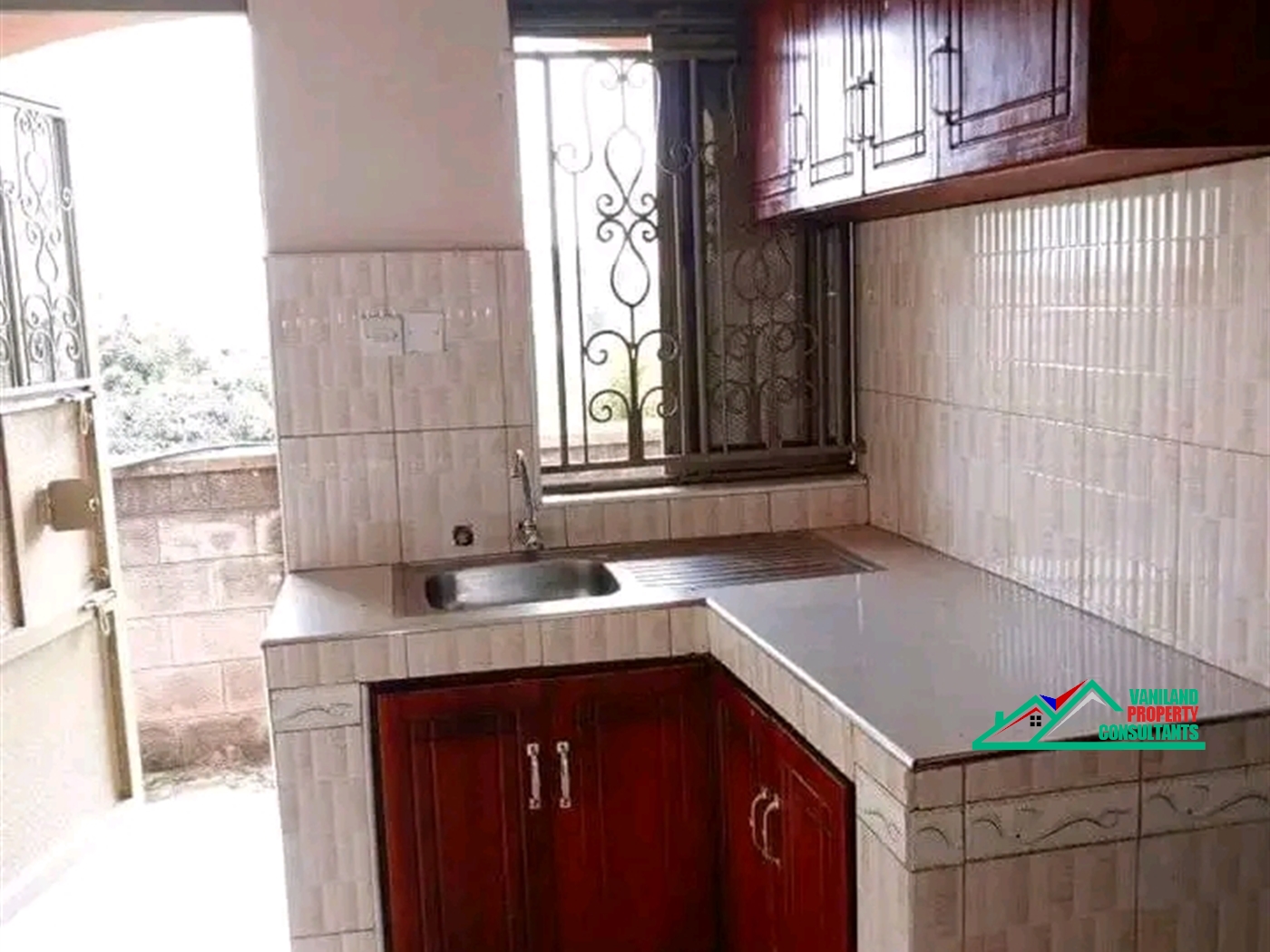 Semi Detached for rent in Mutungo Kampala