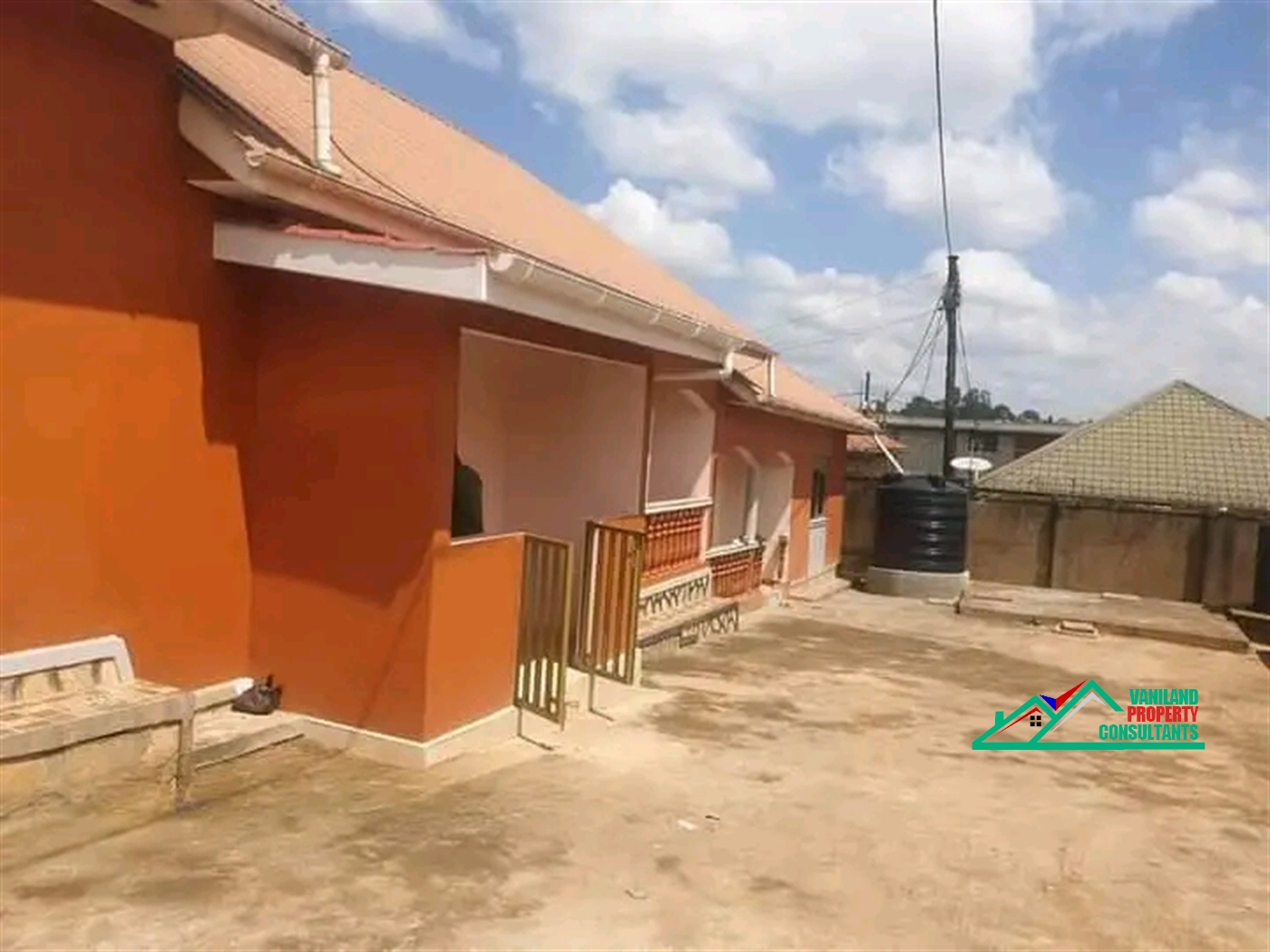 Semi Detached for rent in Mutungo Kampala