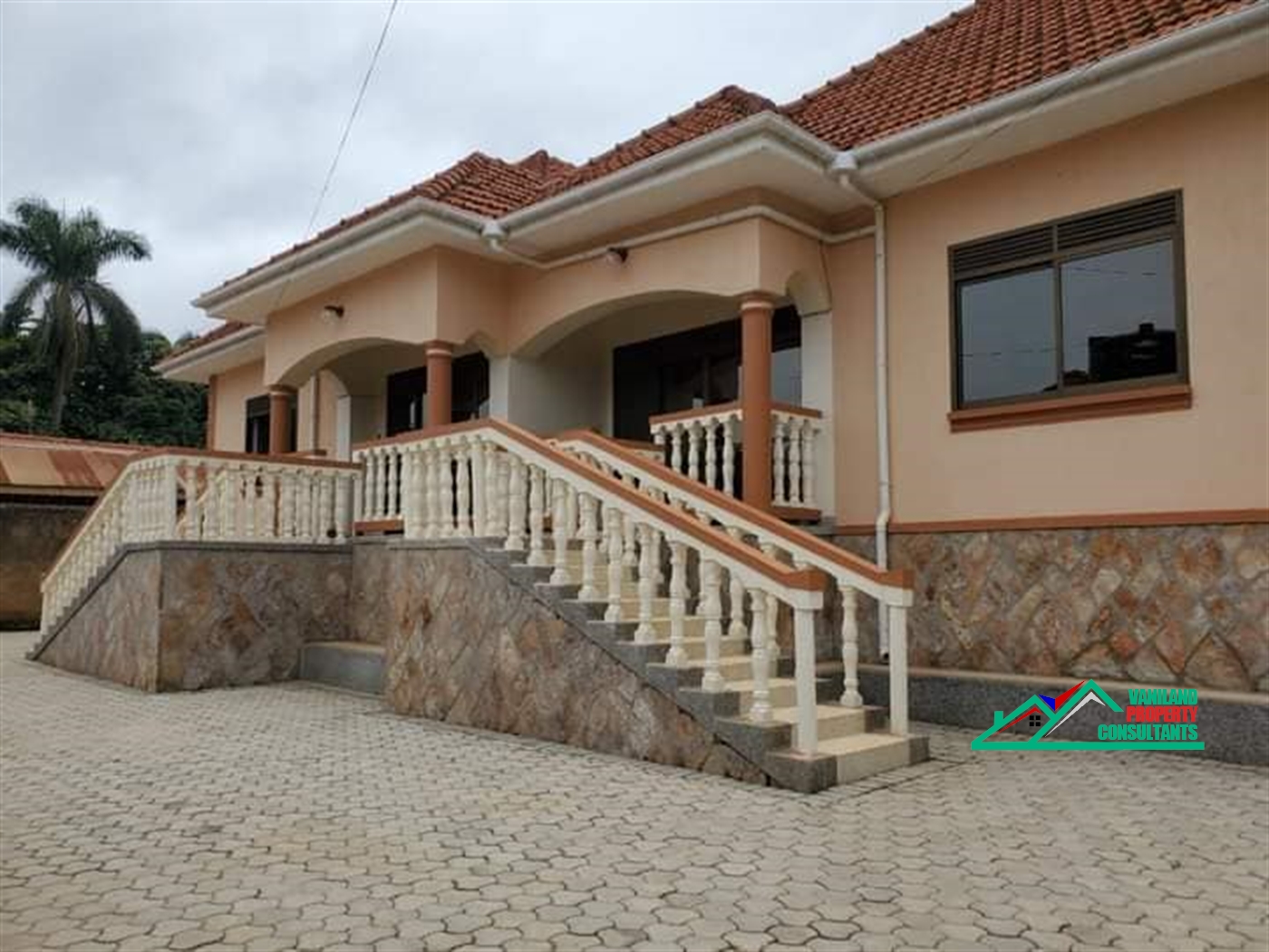 Semi Detached for rent in Kansanga Kampala