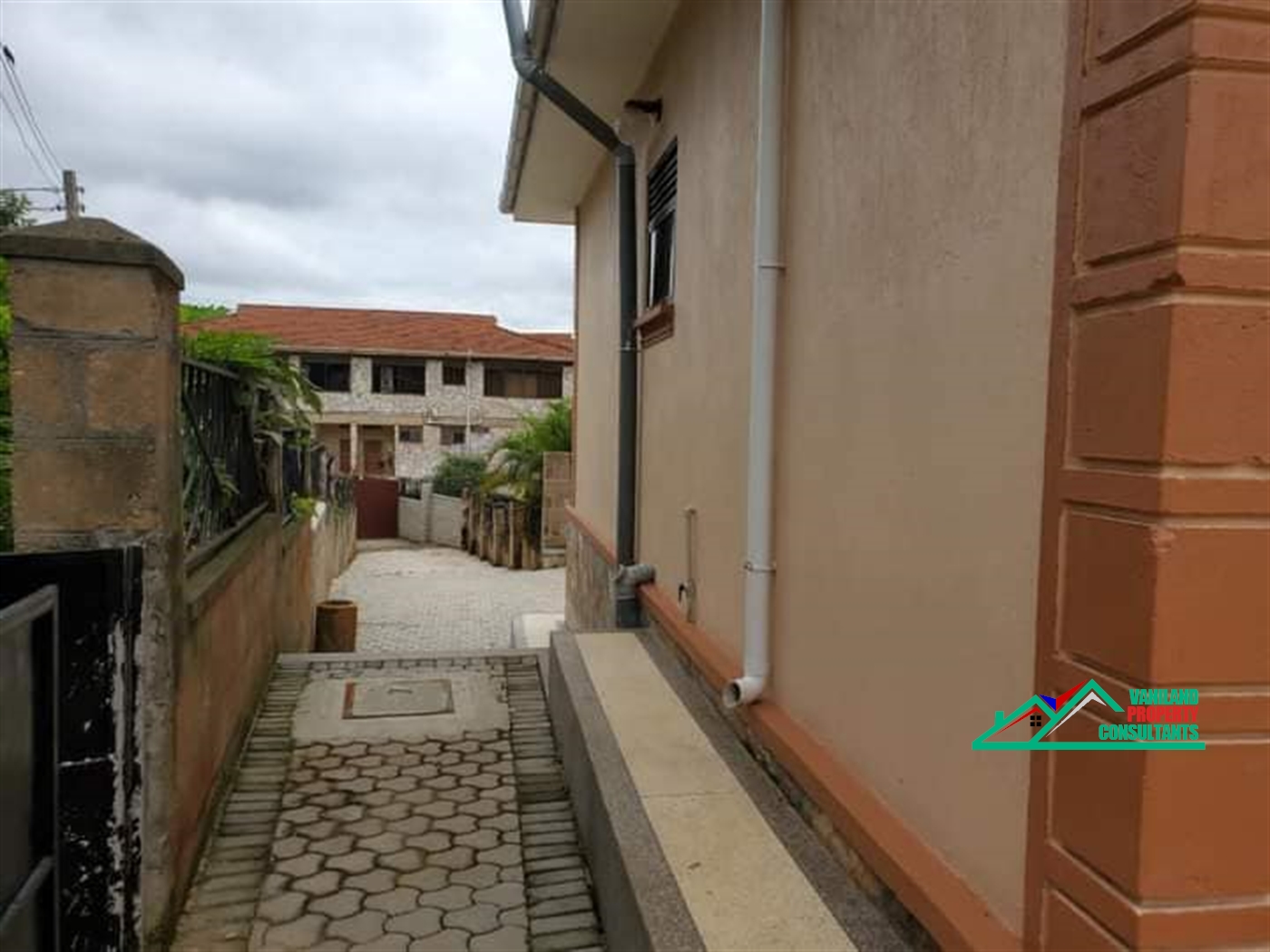 Semi Detached for rent in Kansanga Kampala