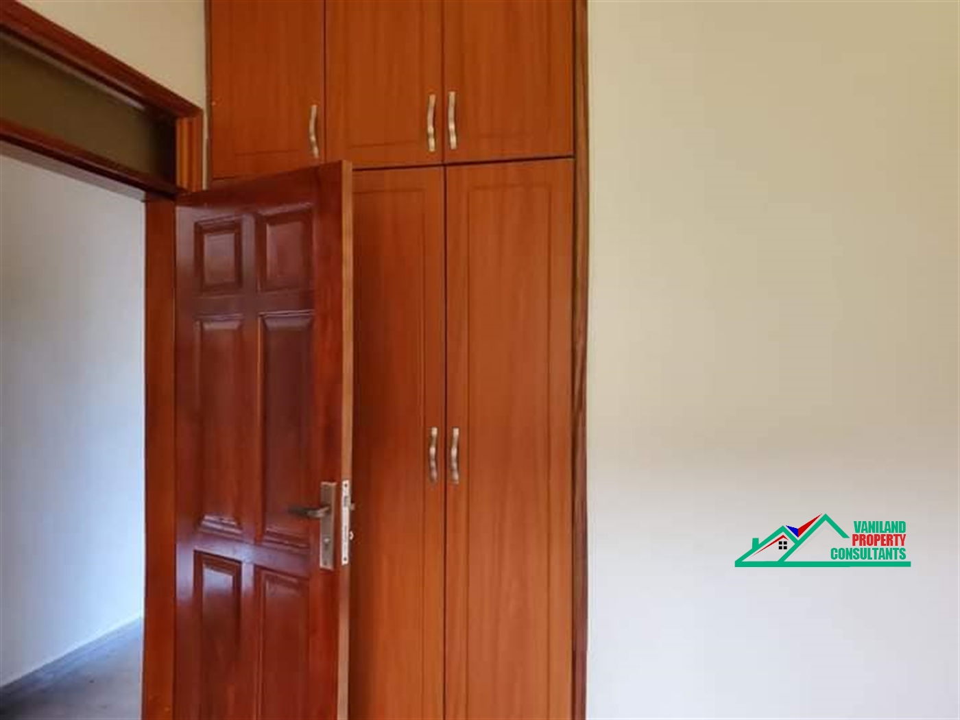 Semi Detached for rent in Kansanga Kampala