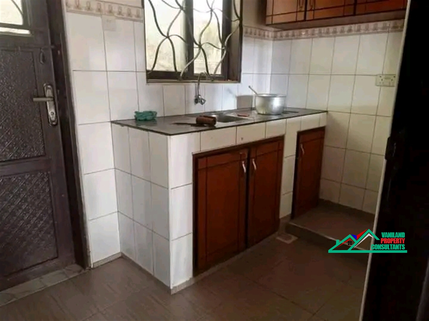 Semi Detached for rent in Mutungo Kampala