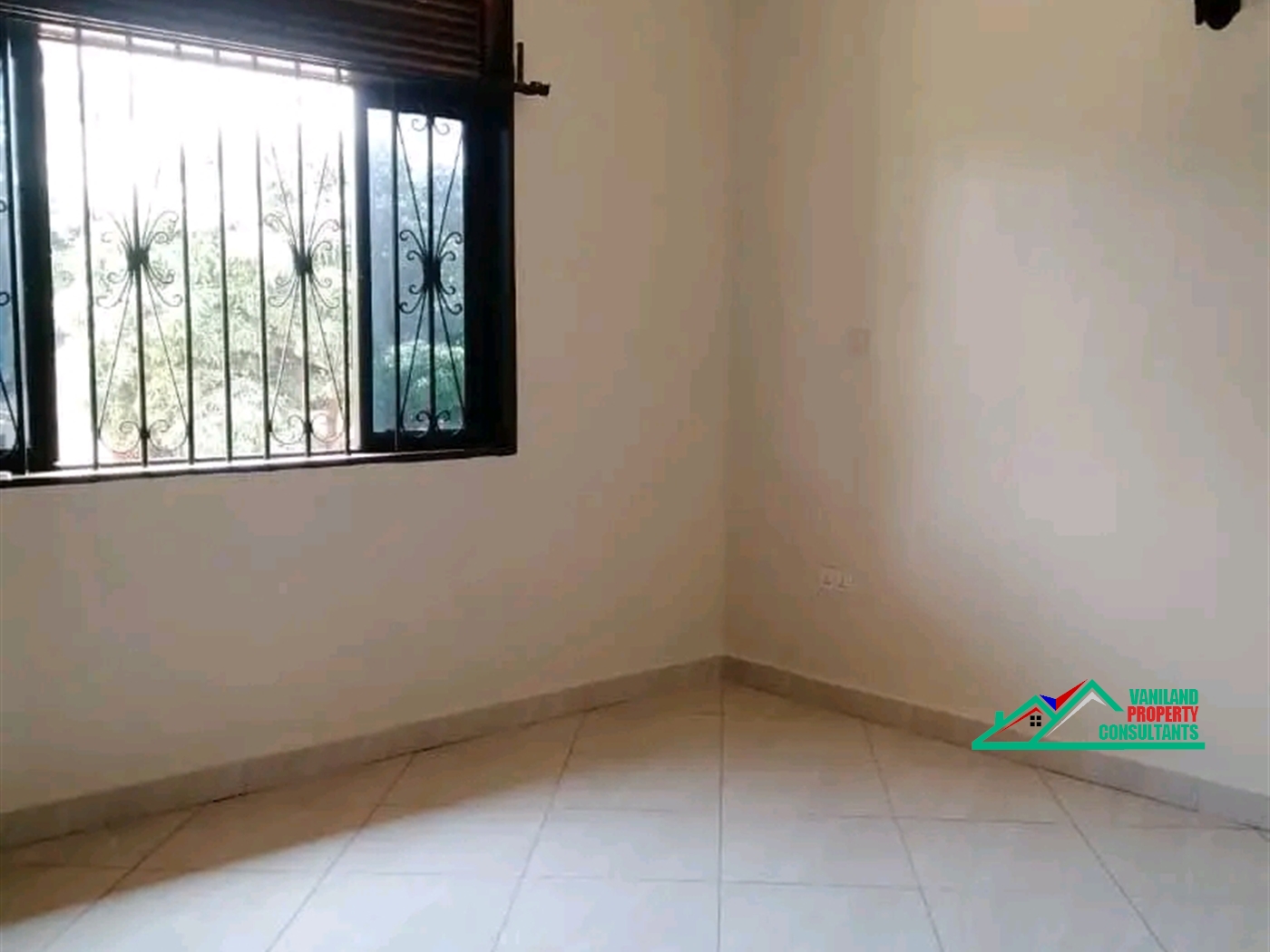 Semi Detached for rent in Mutungo Kampala