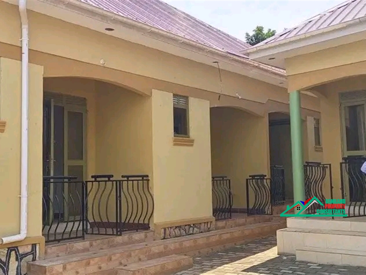 Semi Detached for rent in Mutungo Kampala