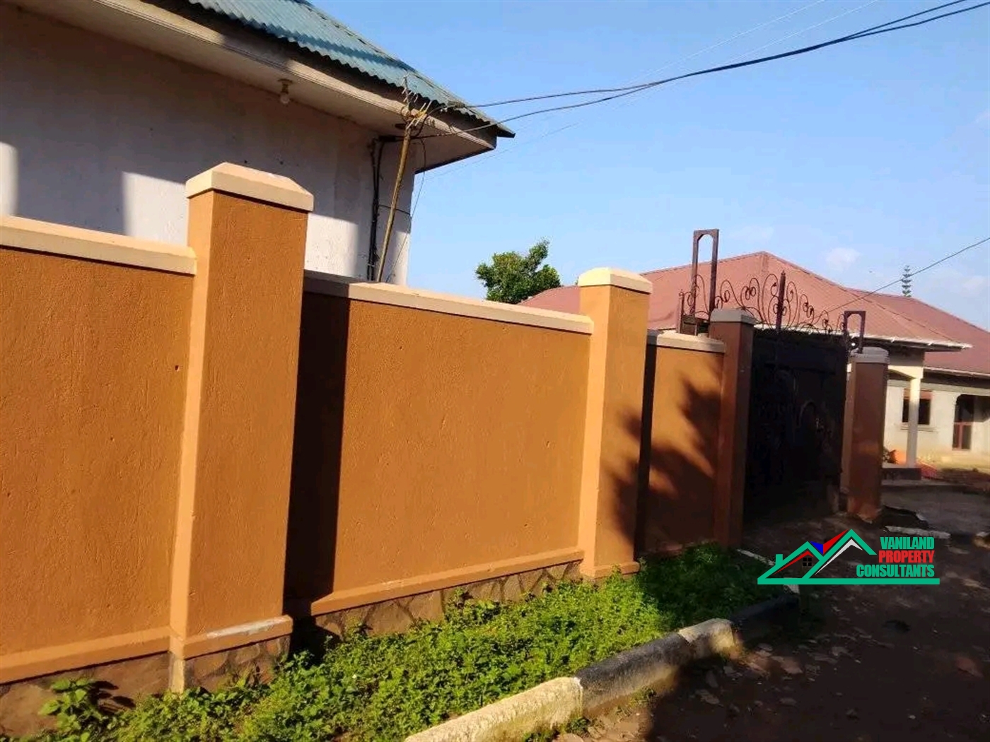 Semi Detached for rent in Mutungo Kampala