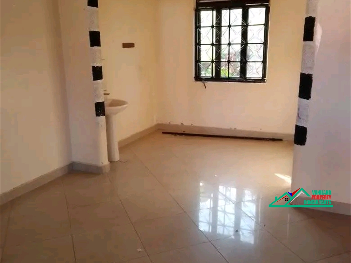 Semi Detached for rent in Mutungo Kampala