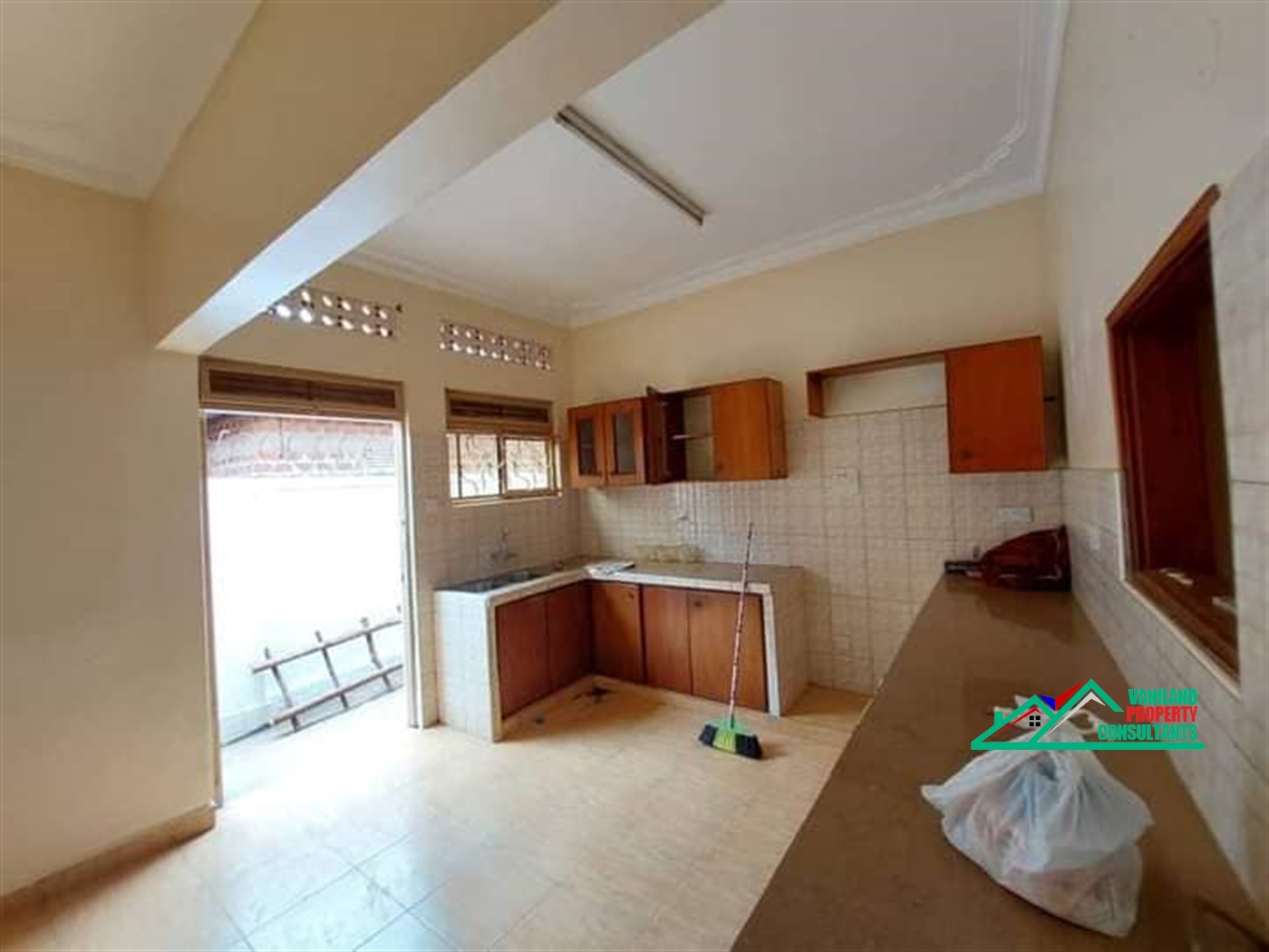 Bungalow for rent in Kira Wakiso