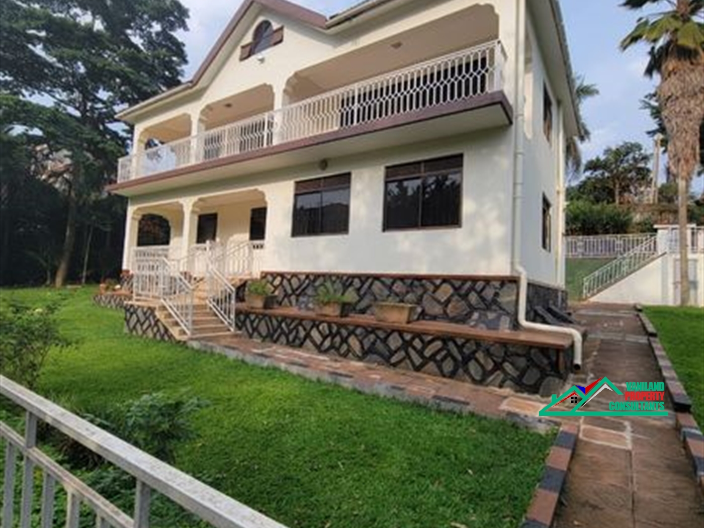 Mansion for rent in Naguru Wakiso