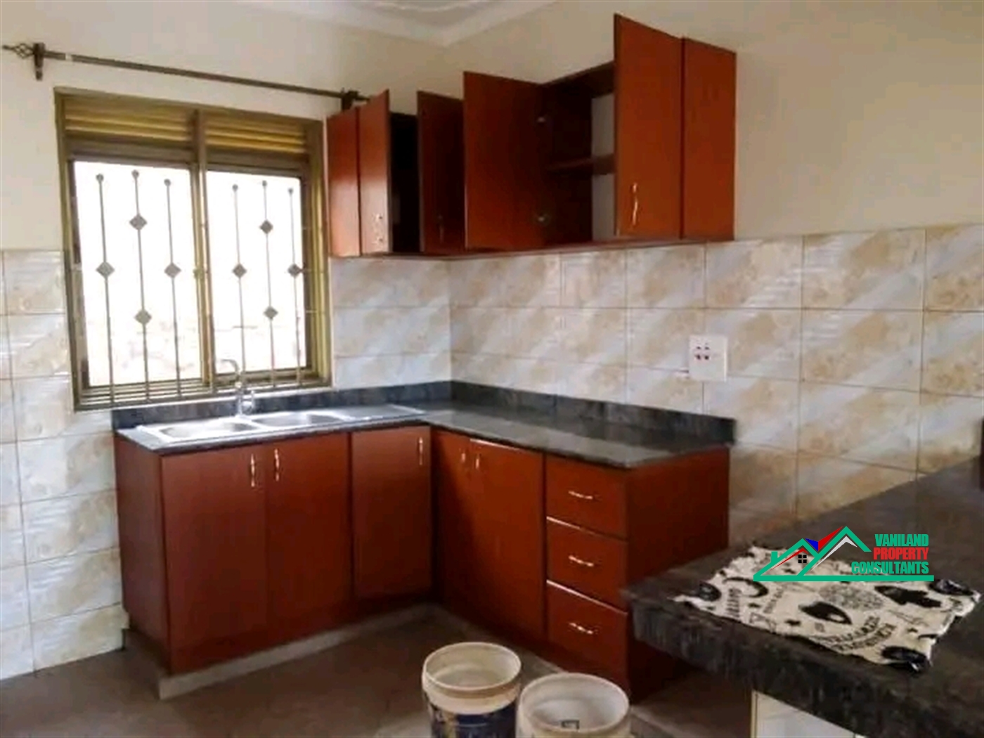 Semi Detached for rent in Mutungo Kampala