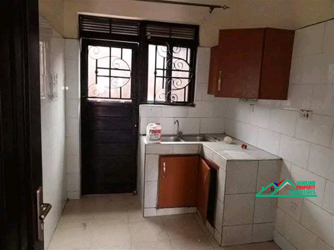 Semi Detached for rent in Mutungo Kampala