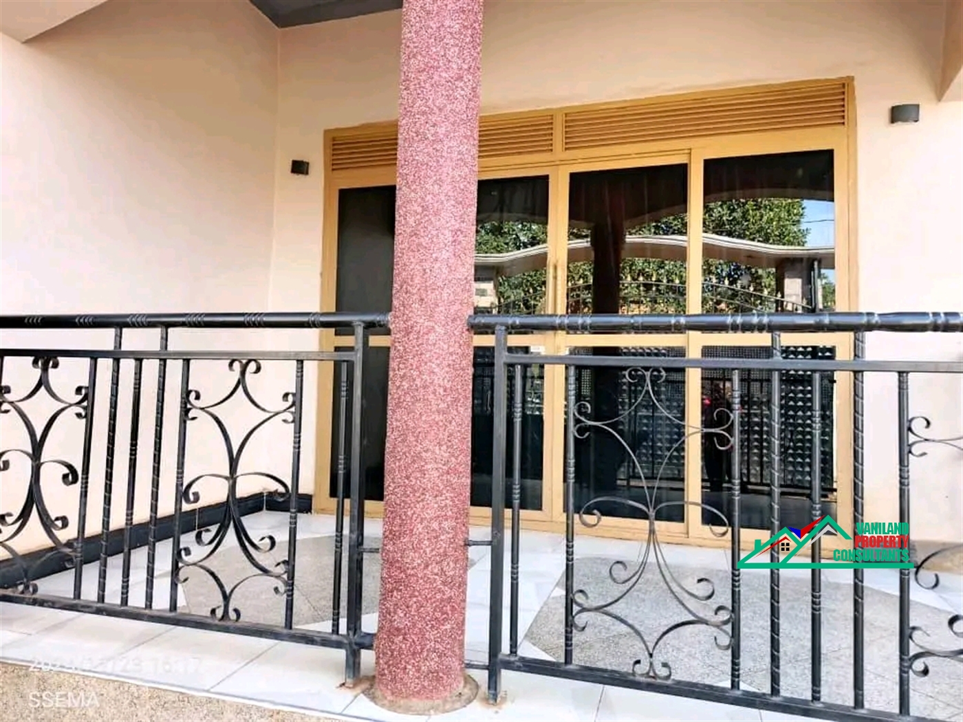 Semi Detached for rent in Mutungo Kampala