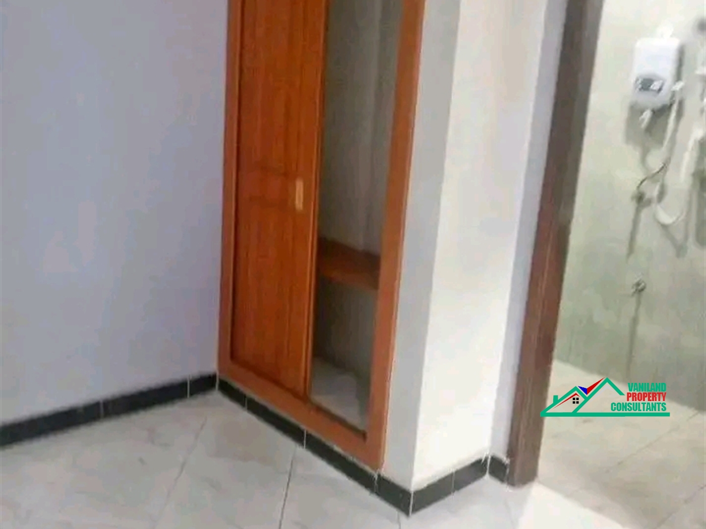 Semi Detached for rent in Mutungo Kampala