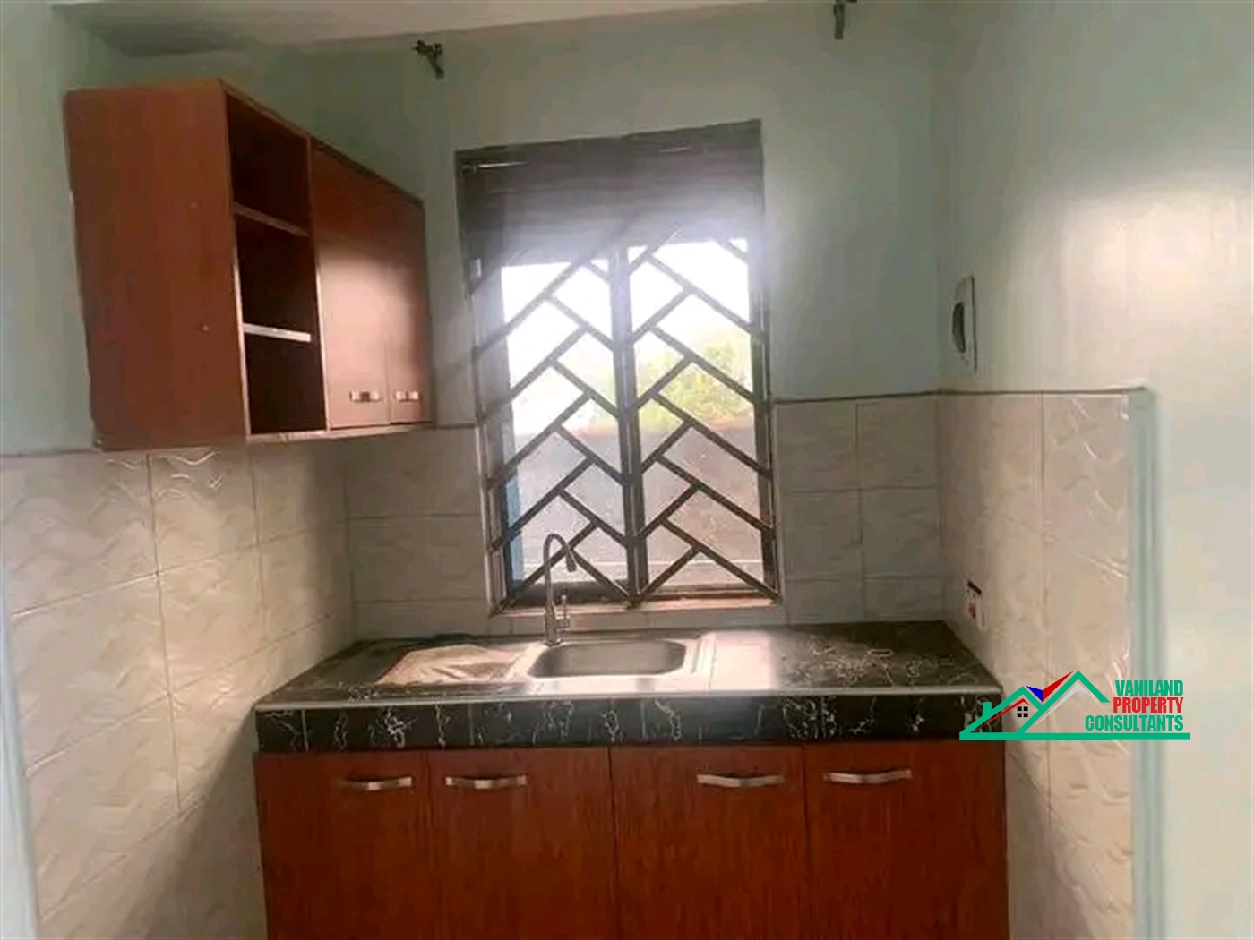 Semi Detached for rent in Mutungo Kampala