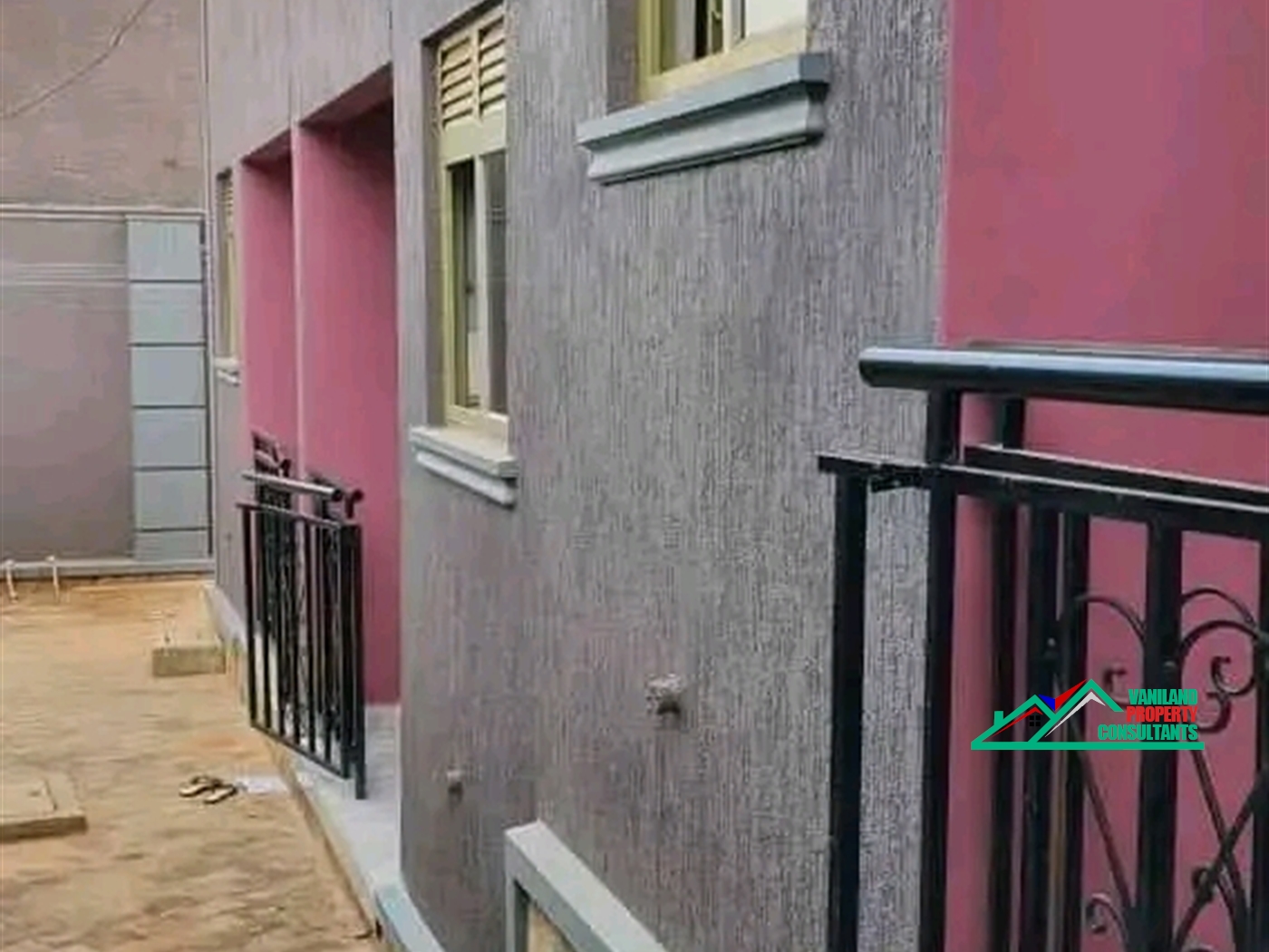 Semi Detached for rent in Mutungo Kampala