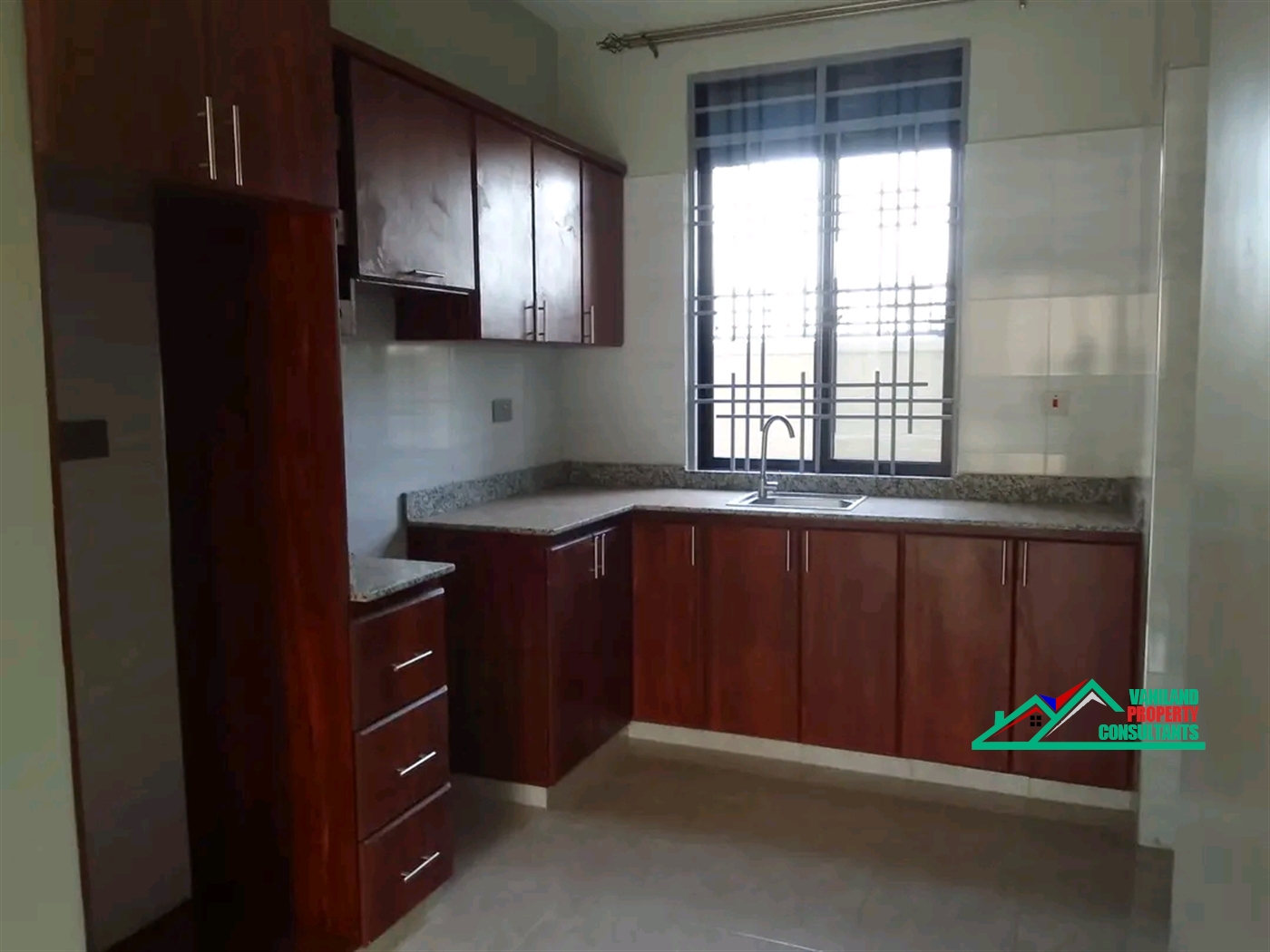 Semi Detached for rent in Mutungo Kampala