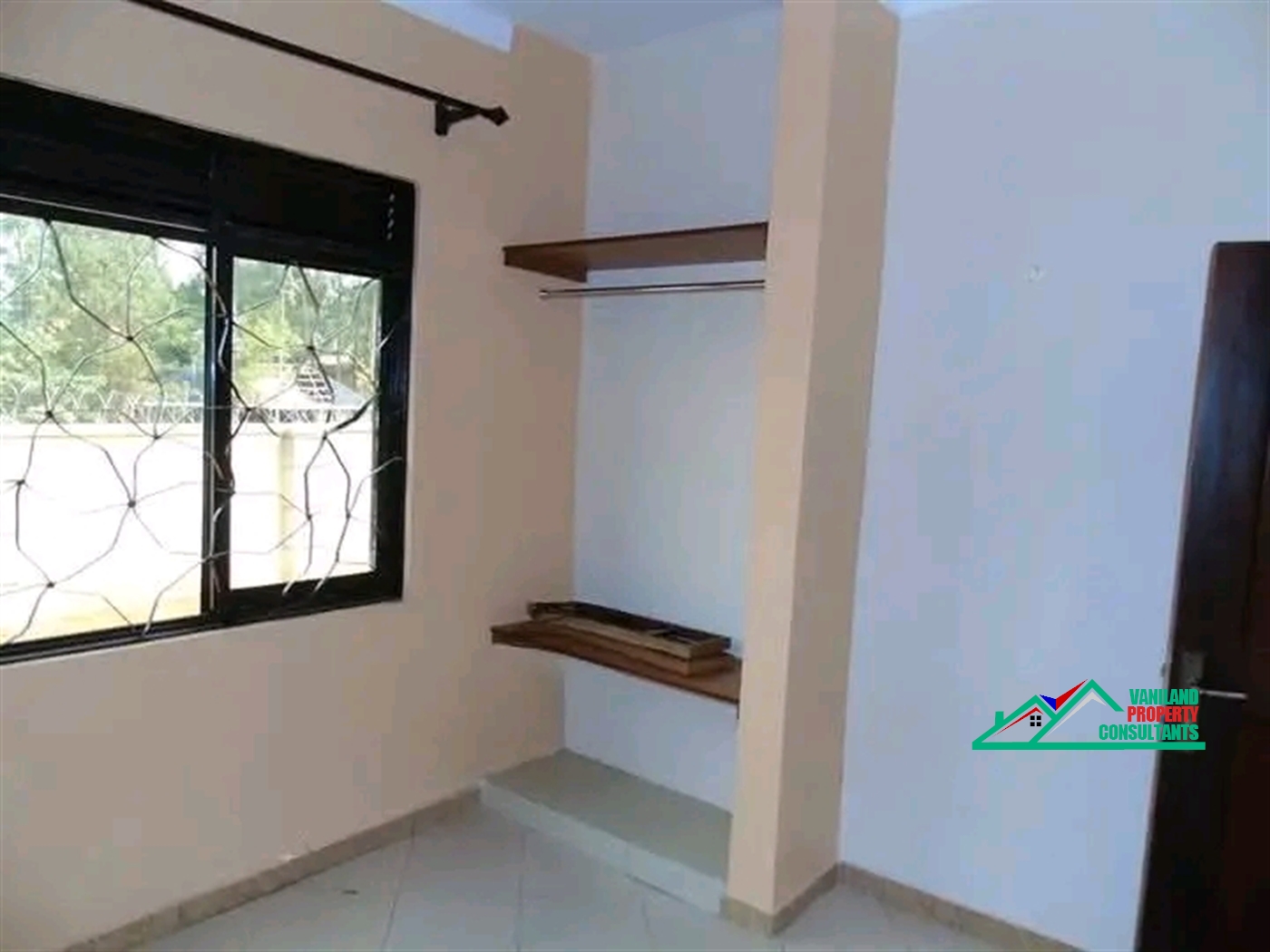 Semi Detached for rent in Mutungo Kampala