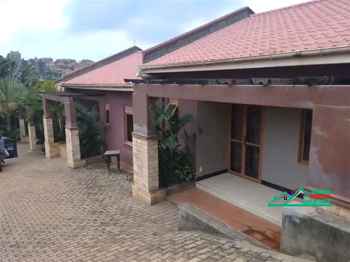 Semi Detached for rent in Mutungo Kampala