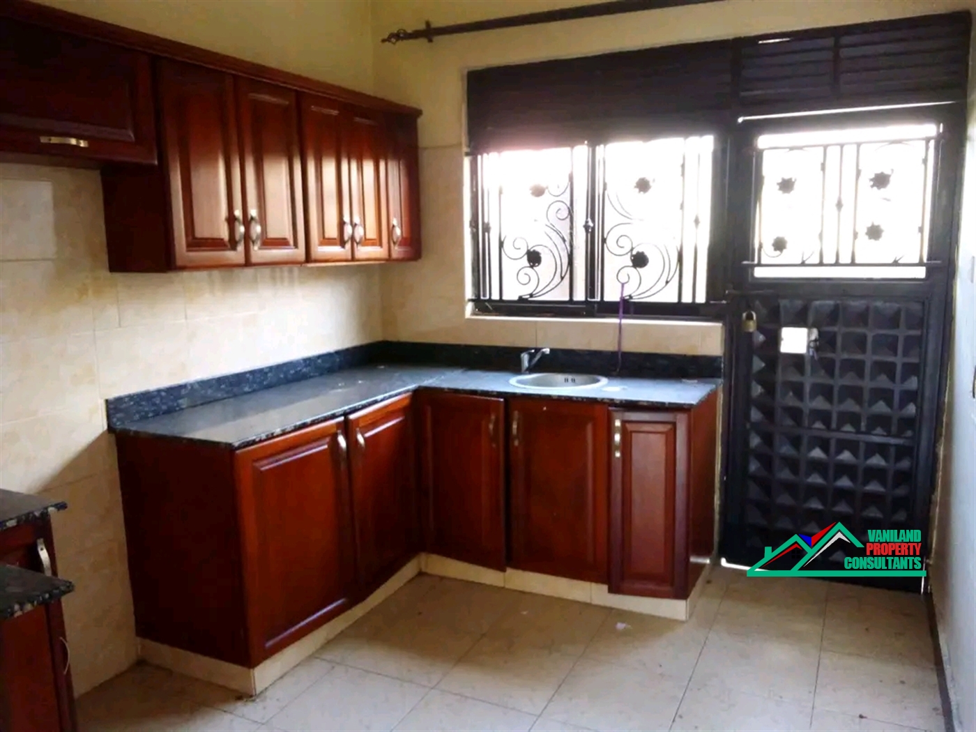 Semi Detached for rent in Mutungo Kampala