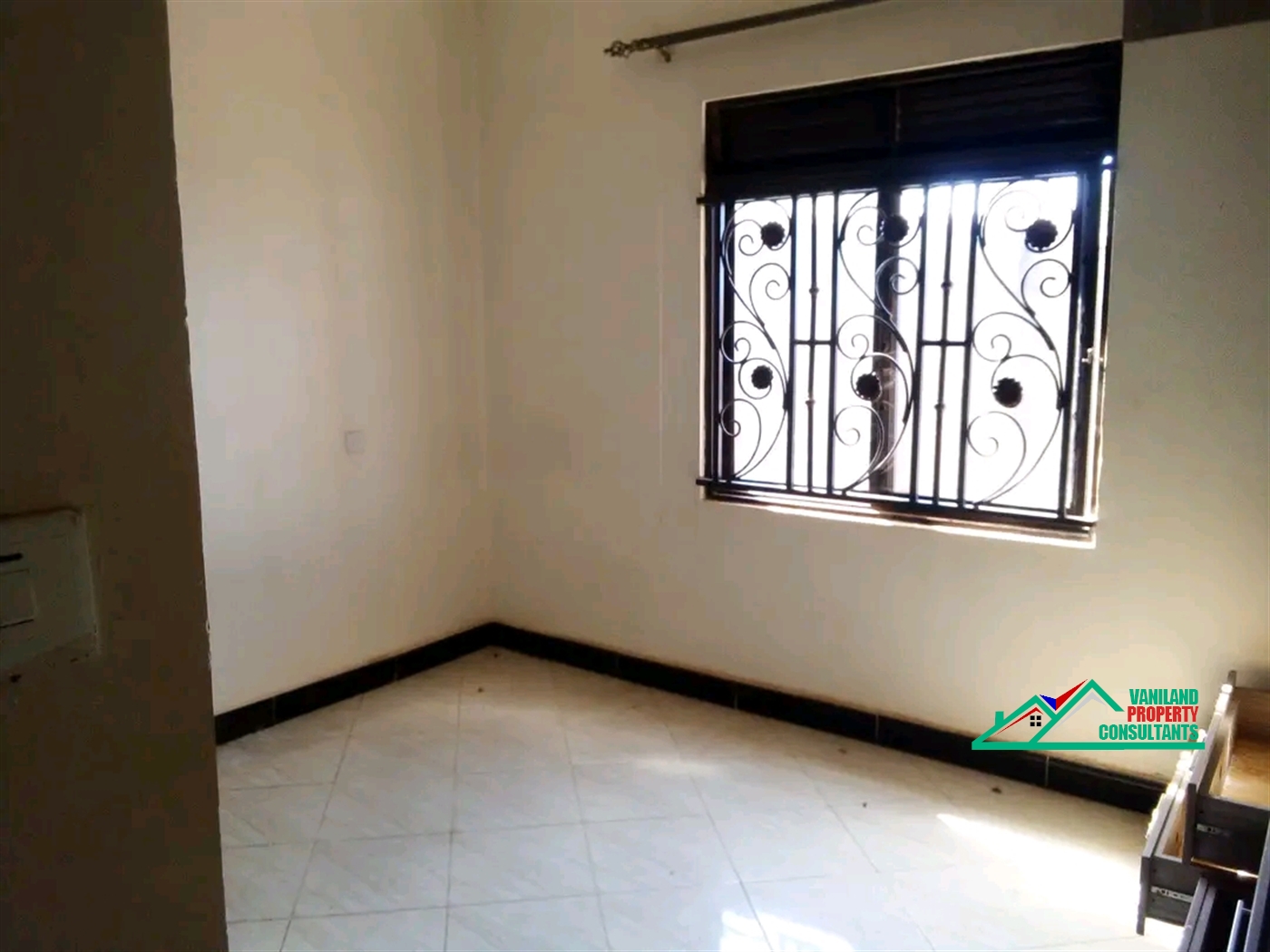 Semi Detached for rent in Mutungo Kampala