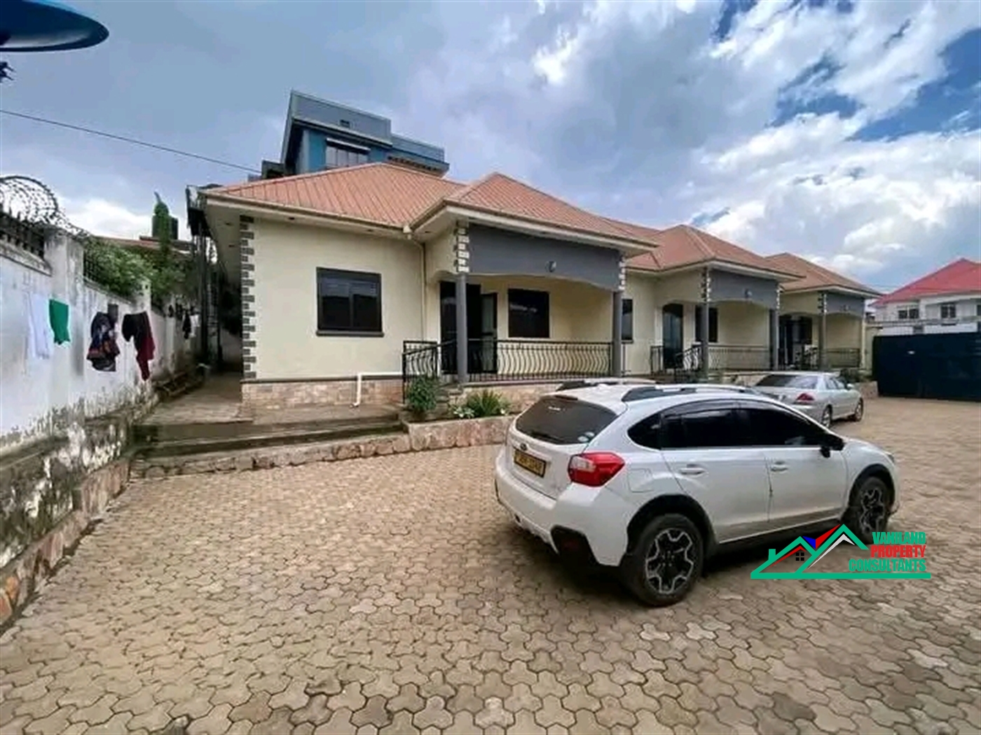 Semi Detached for rent in Mutungo Kampala