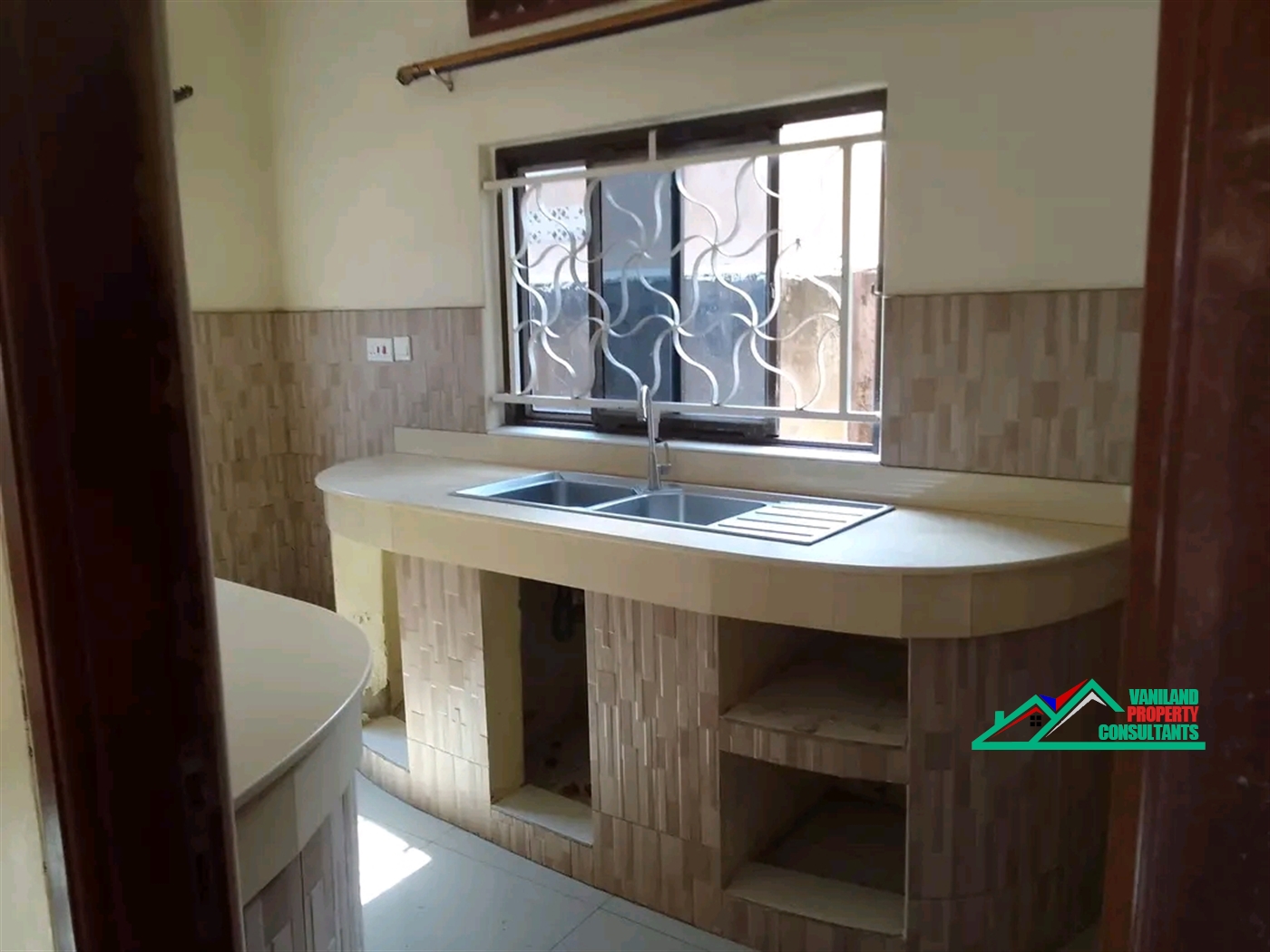 Semi Detached for rent in Mutungo Kampala