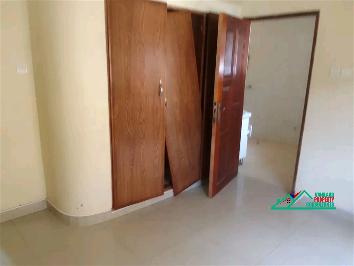 Semi Detached for rent in Mutungo Kampala