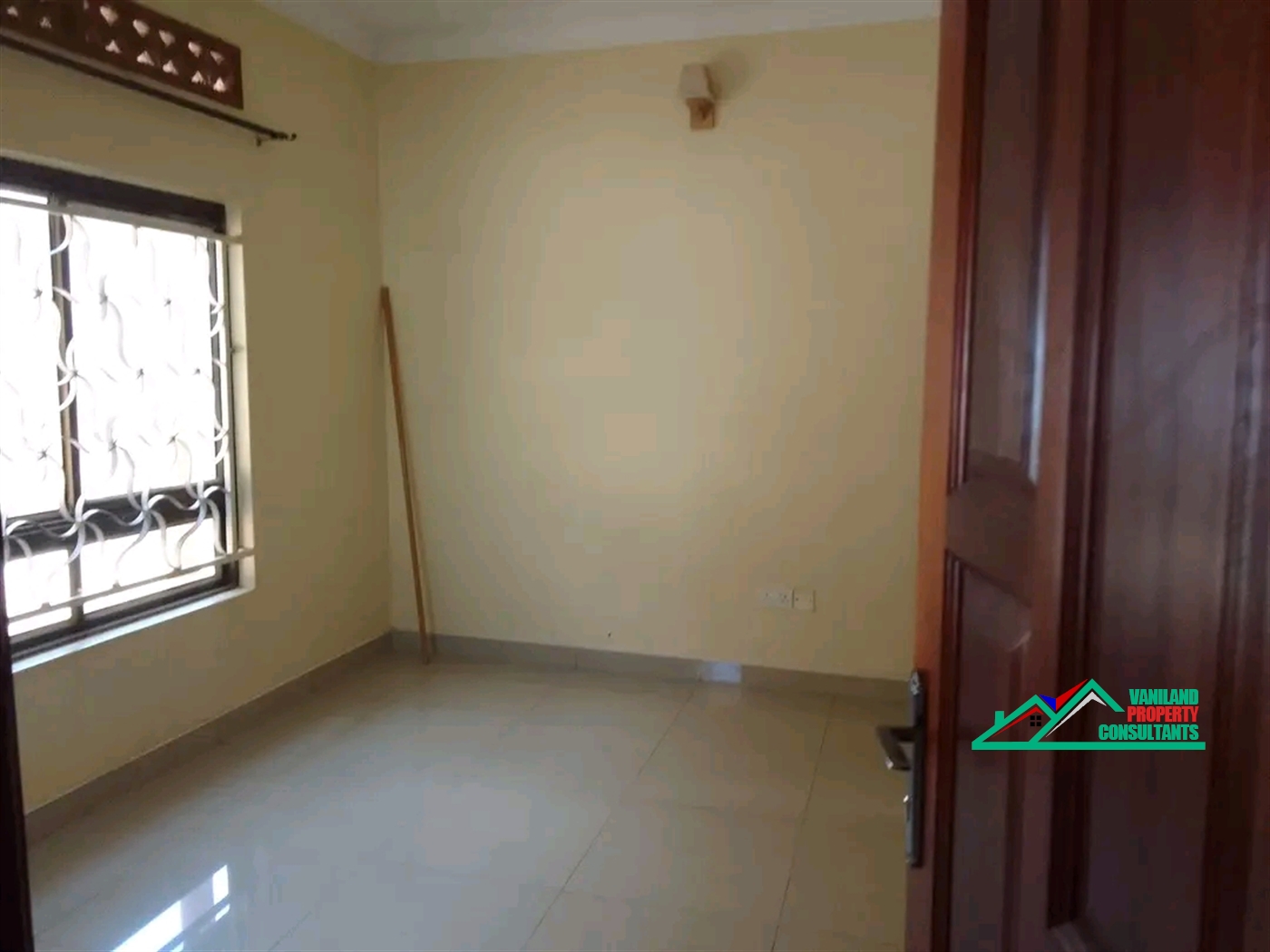 Semi Detached for rent in Mutungo Kampala