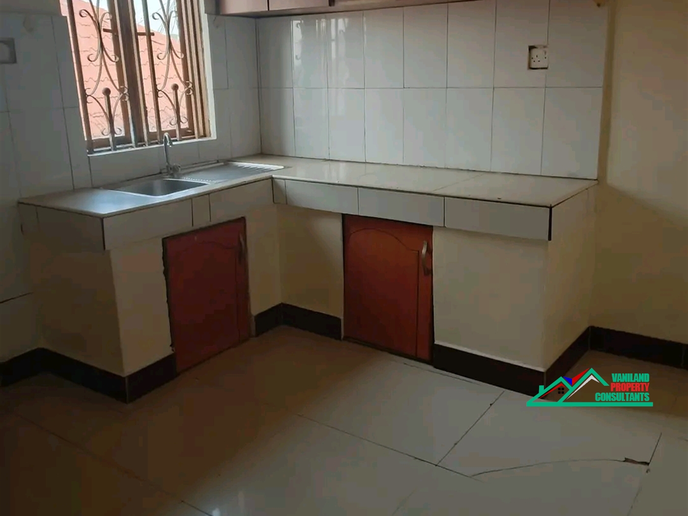 Semi Detached for rent in Mutungo Kampala