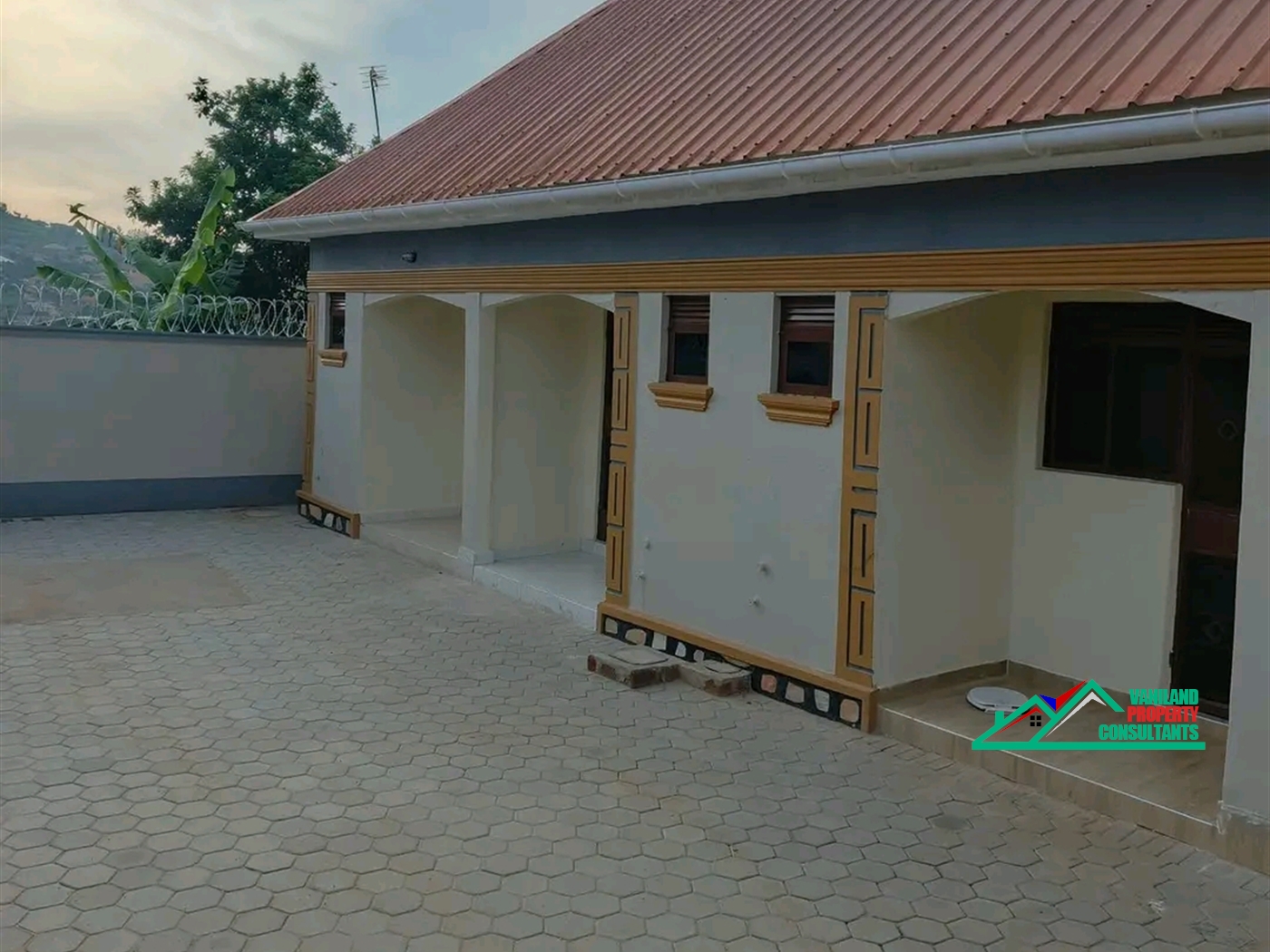 Semi Detached for rent in Mutungo Kampala