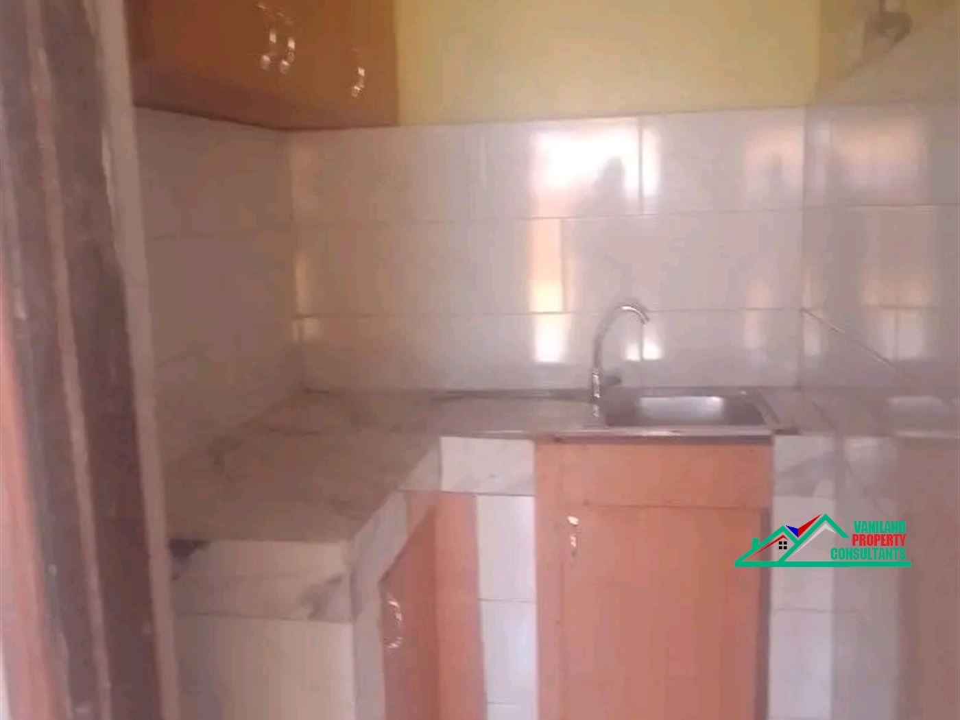 Semi Detached for rent in Mutungo Kampala