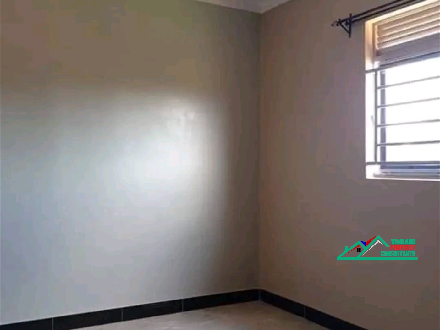 Semi Detached for rent in Mutungo Kampala