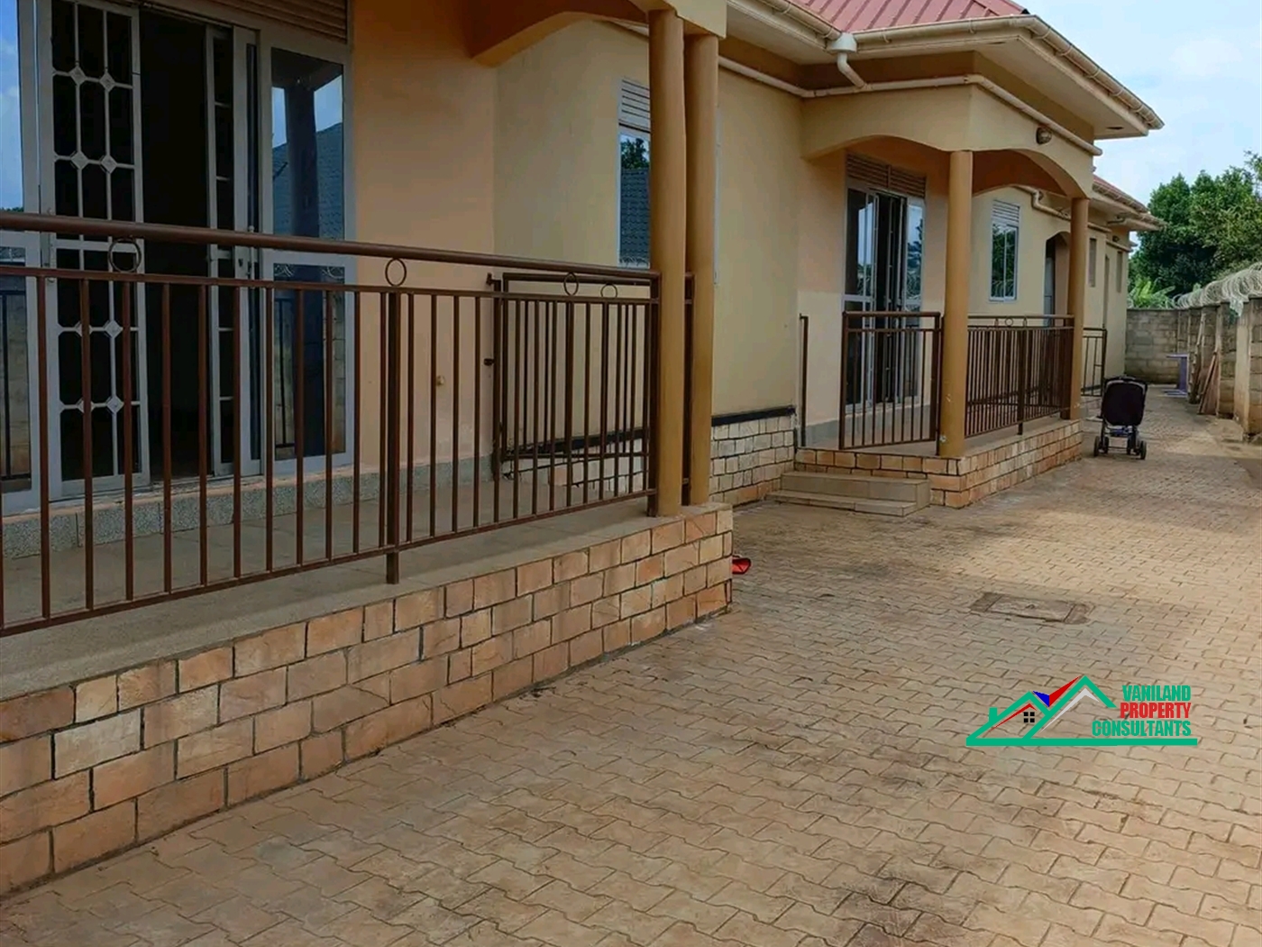 Semi Detached for rent in Mutungo Kampala