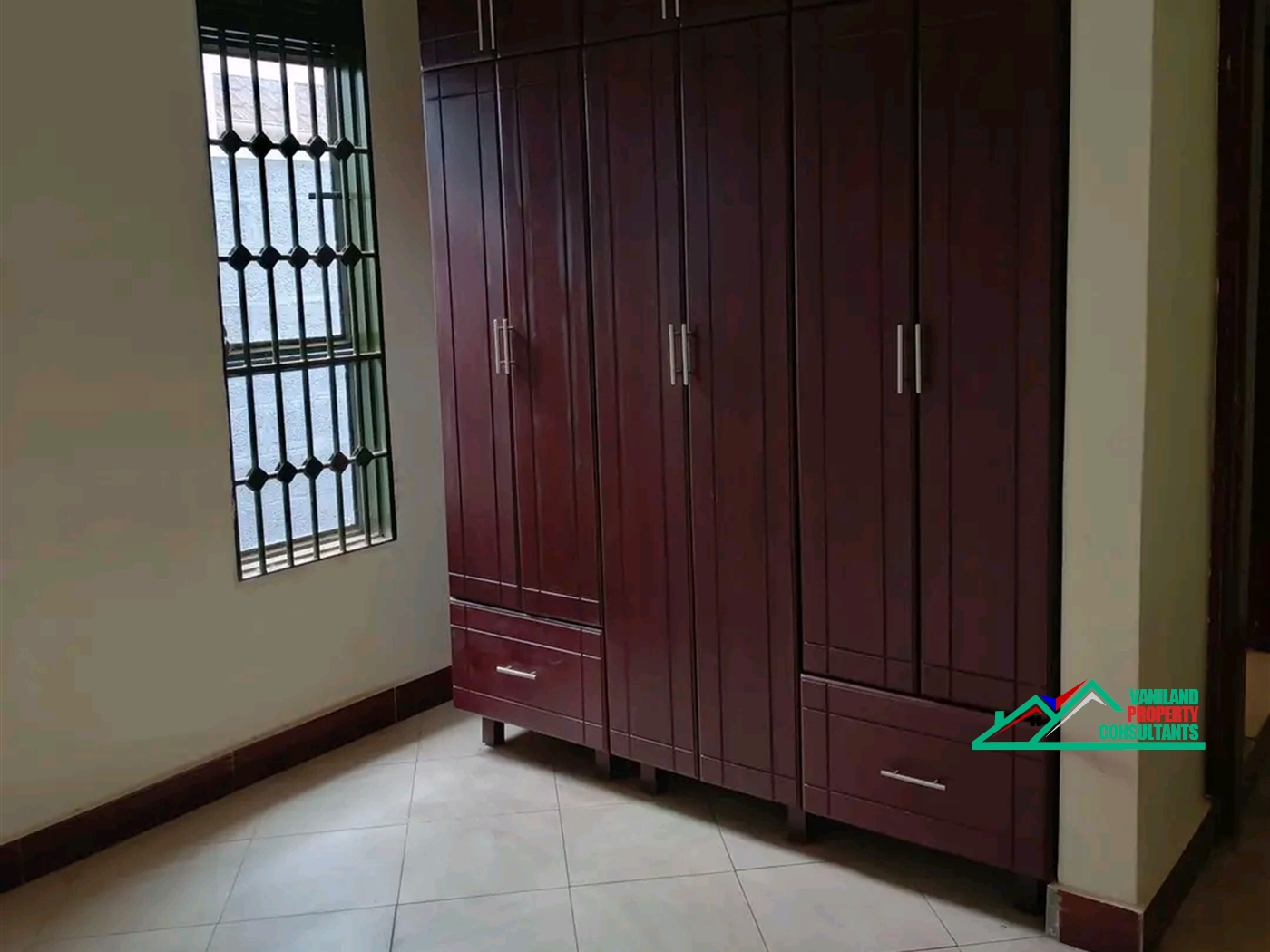 Semi Detached for rent in Mutungo Kampala