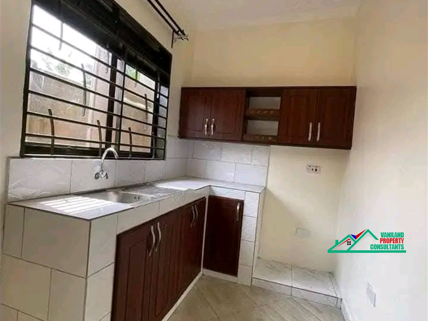 Semi Detached for rent in Mutungo Kampala