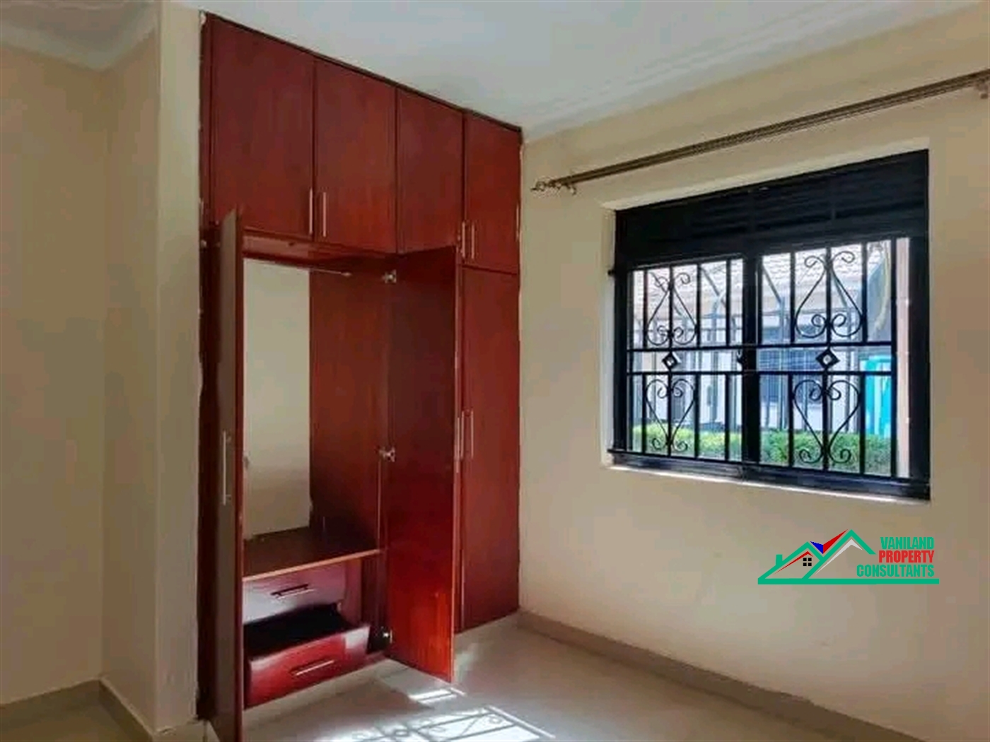 Semi Detached for rent in Mutungo Kampala