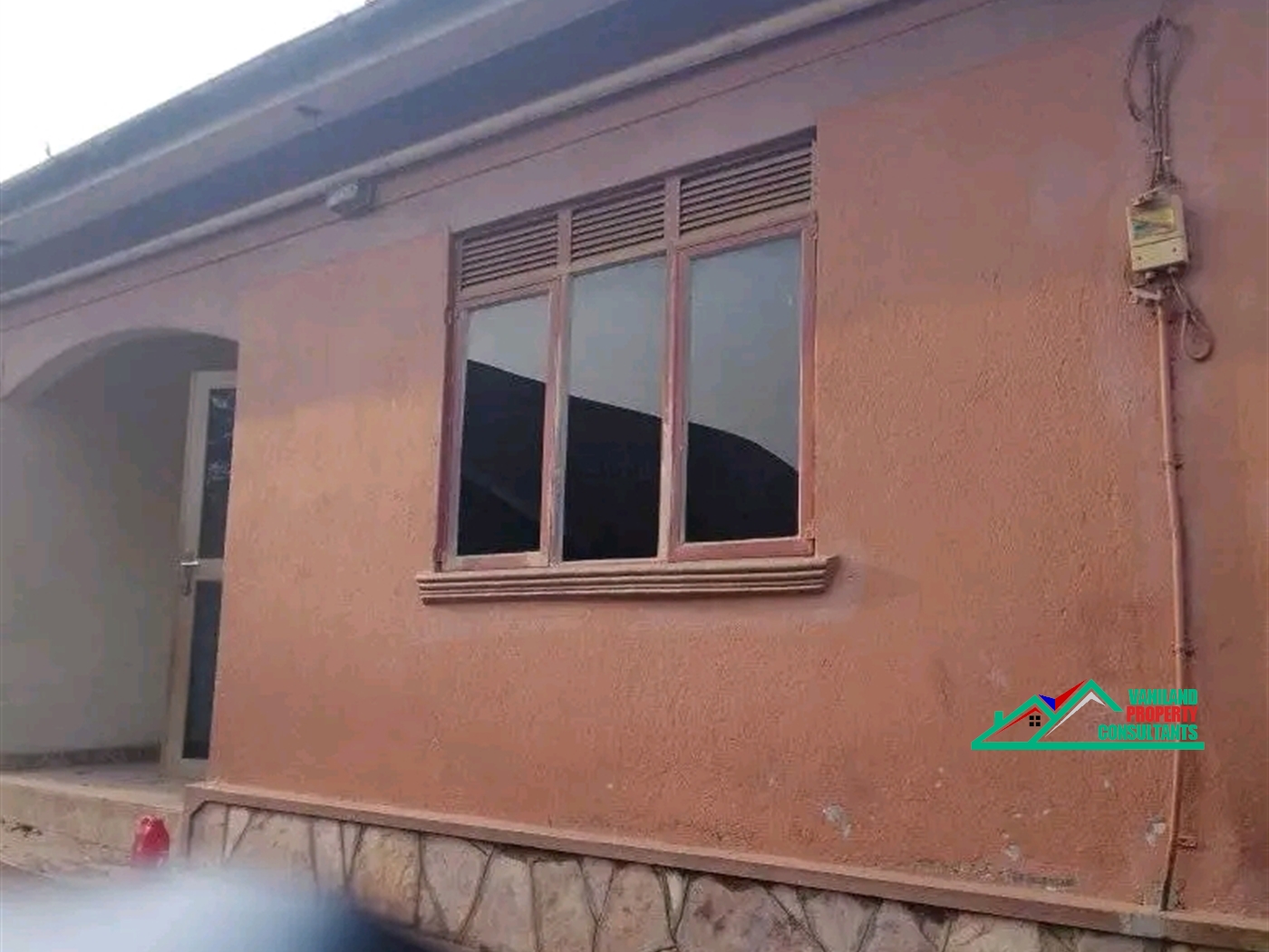 Semi Detached for rent in Mutungo Kampala