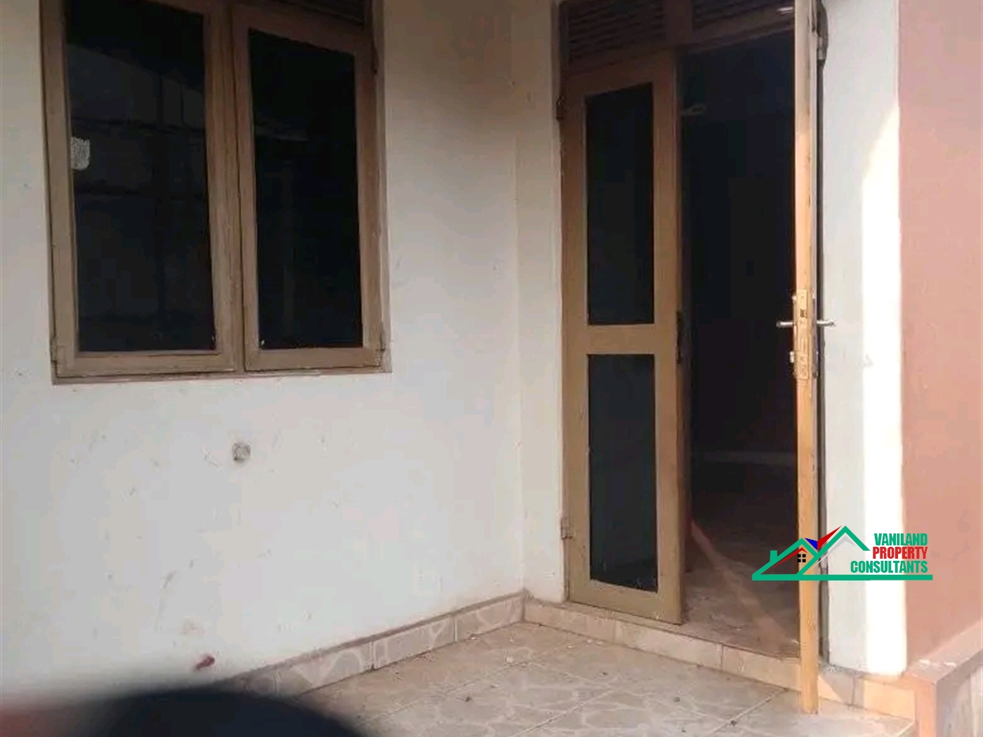 Semi Detached for rent in Mutungo Kampala