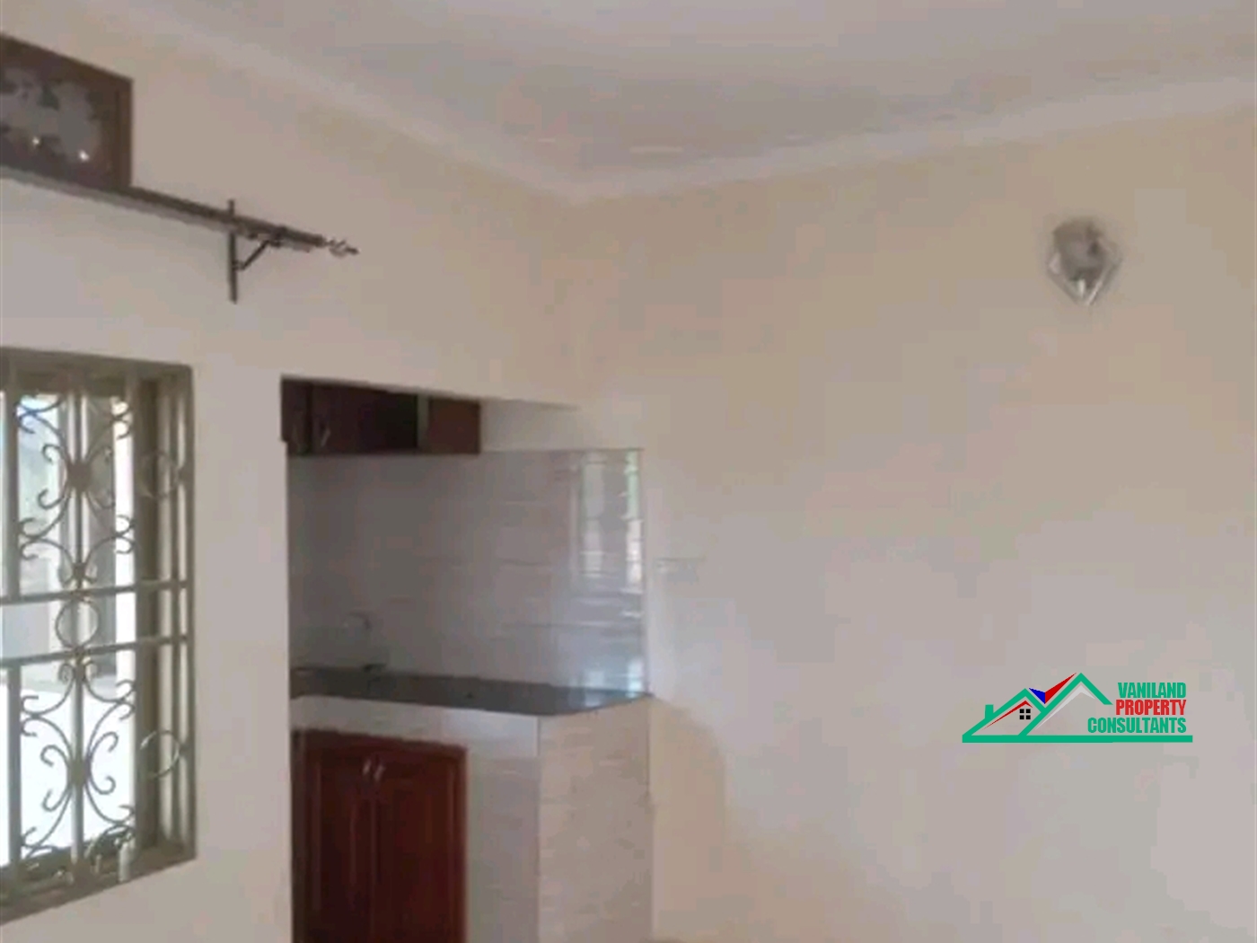 Semi Detached for rent in Mutungo Kampala