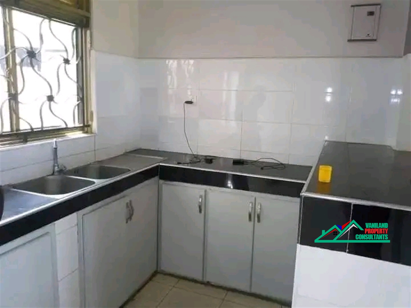 Semi Detached for rent in Mutungo Kampala