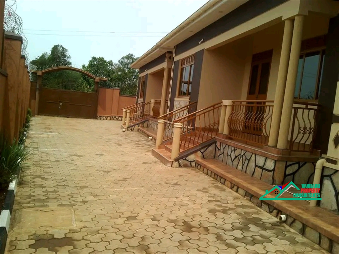 Semi Detached for rent in Mutungo Kampala