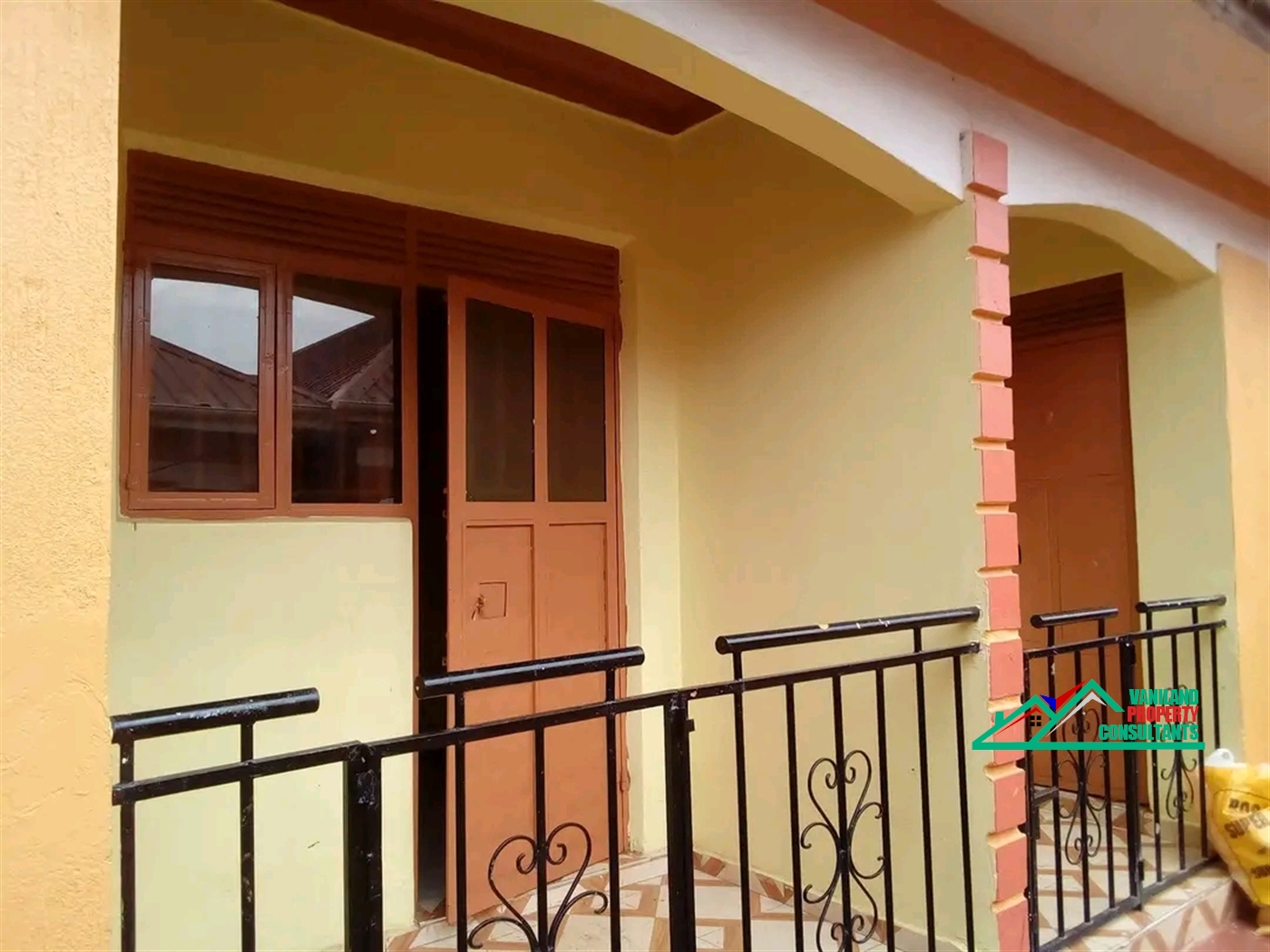 Semi Detached for rent in Mutungo Kampala