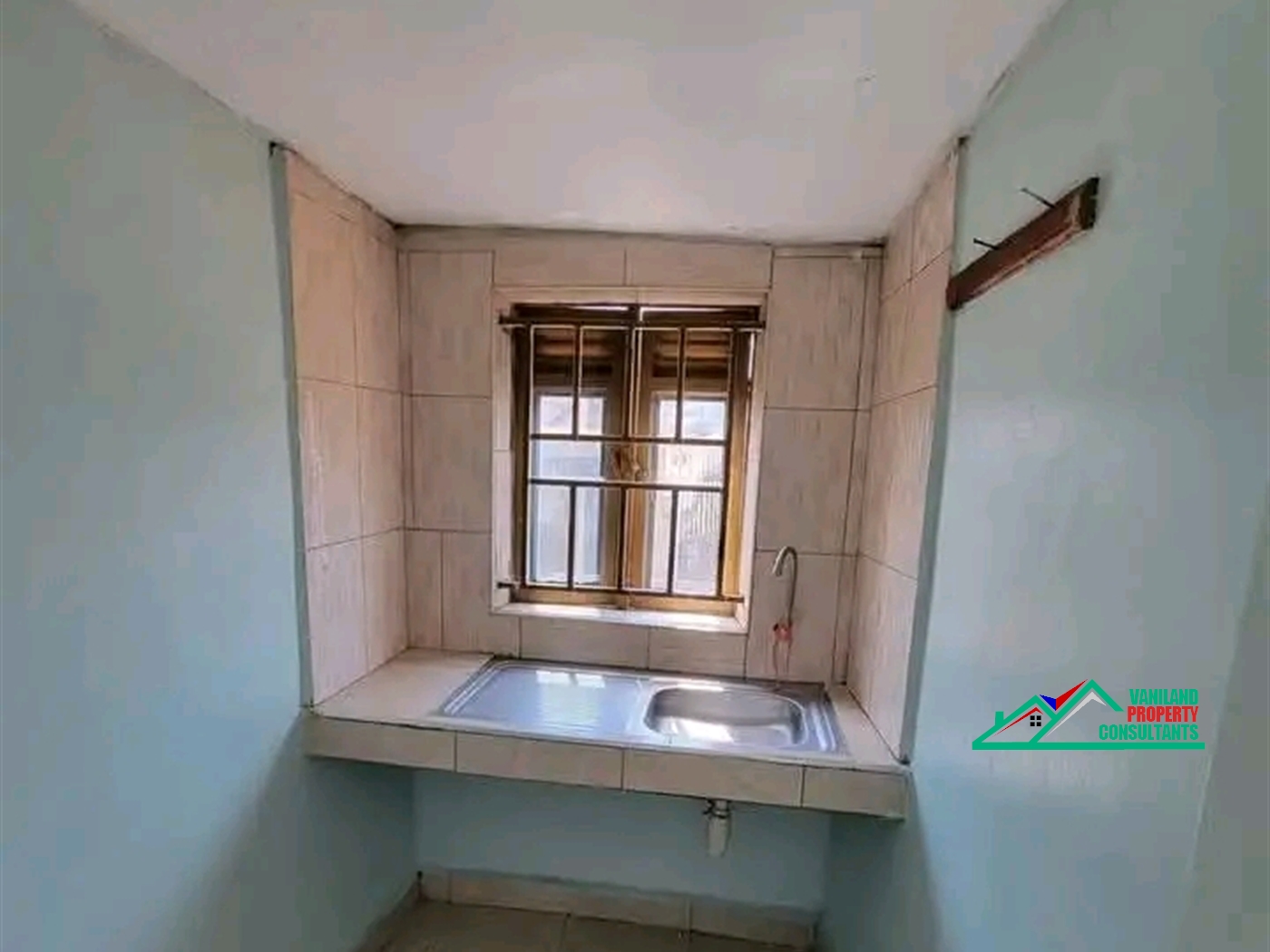 Semi Detached for rent in Mutungo Kampala