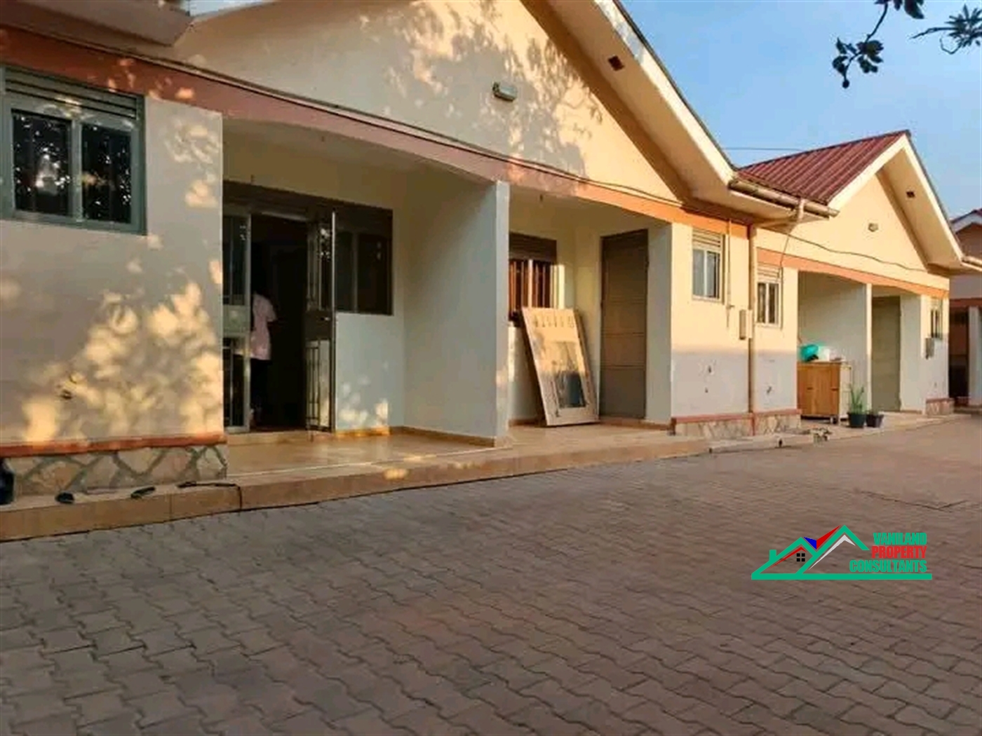 Semi Detached for rent in Mutungo Kampala